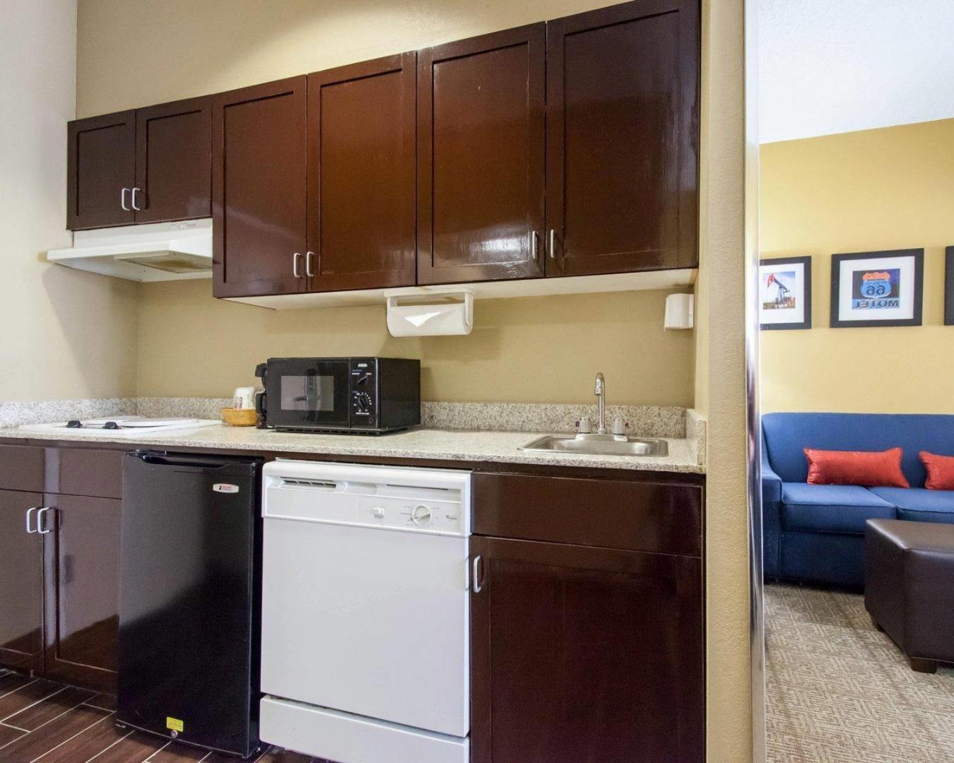 Standard Queen Suite Two Queen Beds