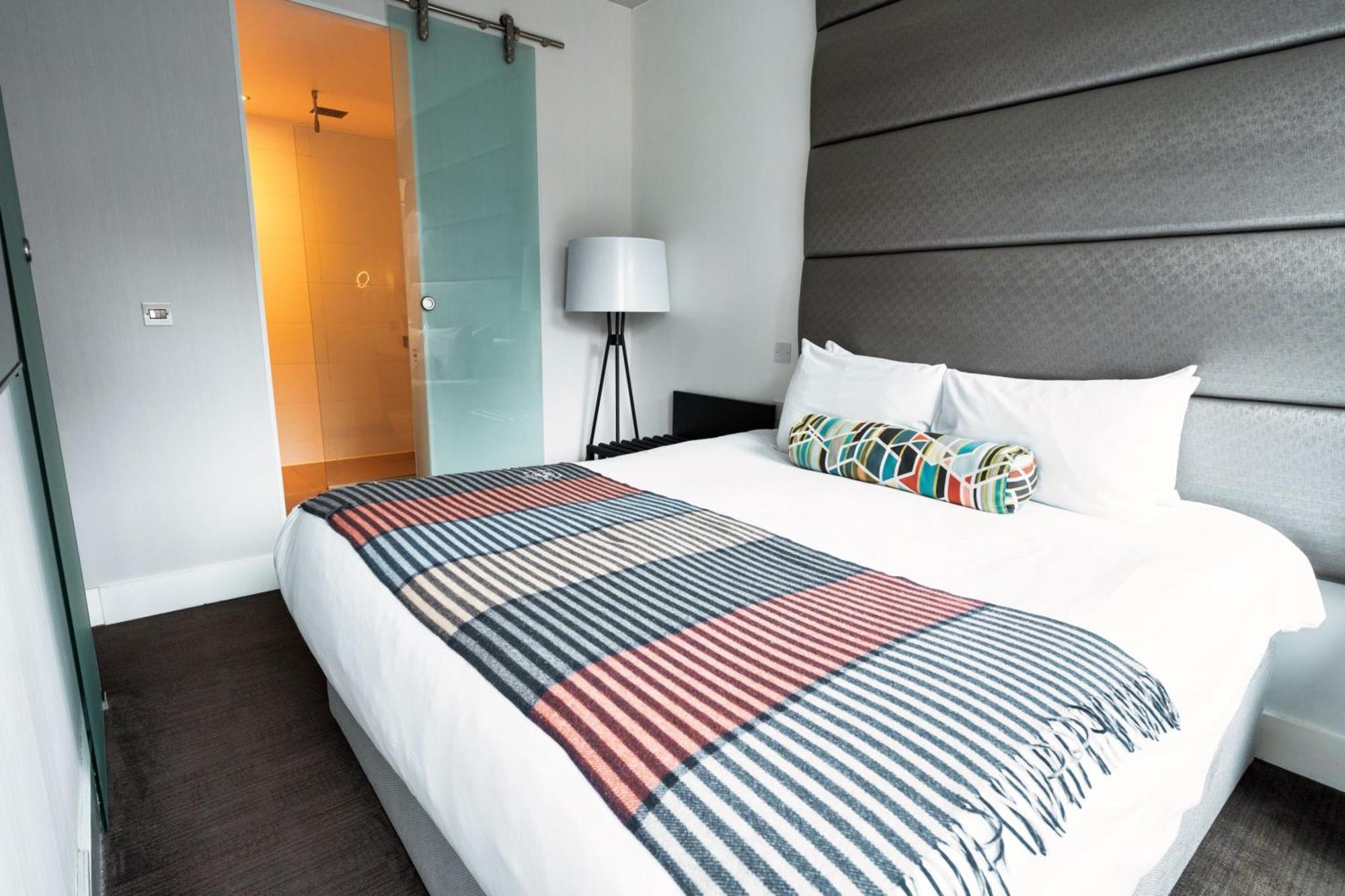 Family Suite, 1 King Bed, Bunk Beds, Kitchenette