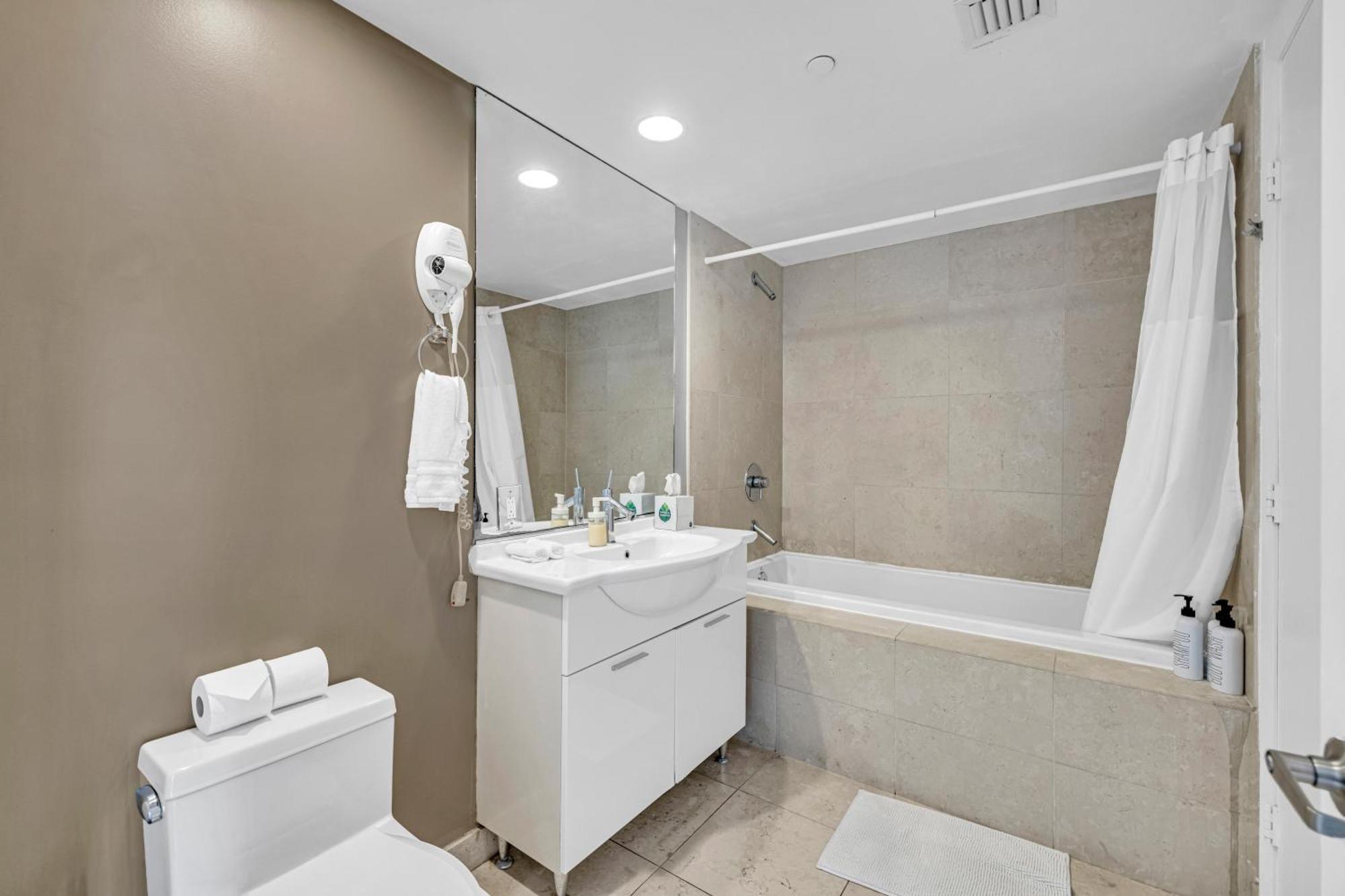 One-Bedroom Apartment with Ocean View