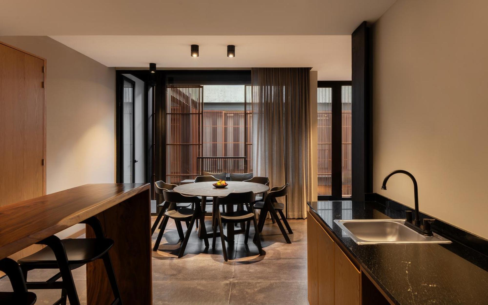 Superior King Suite