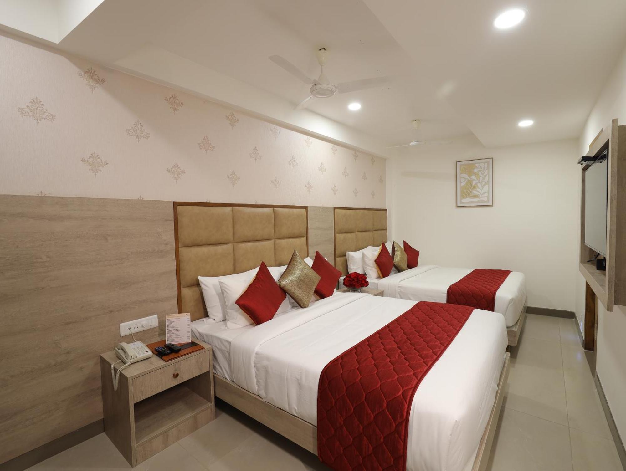 Deluxe Family Room