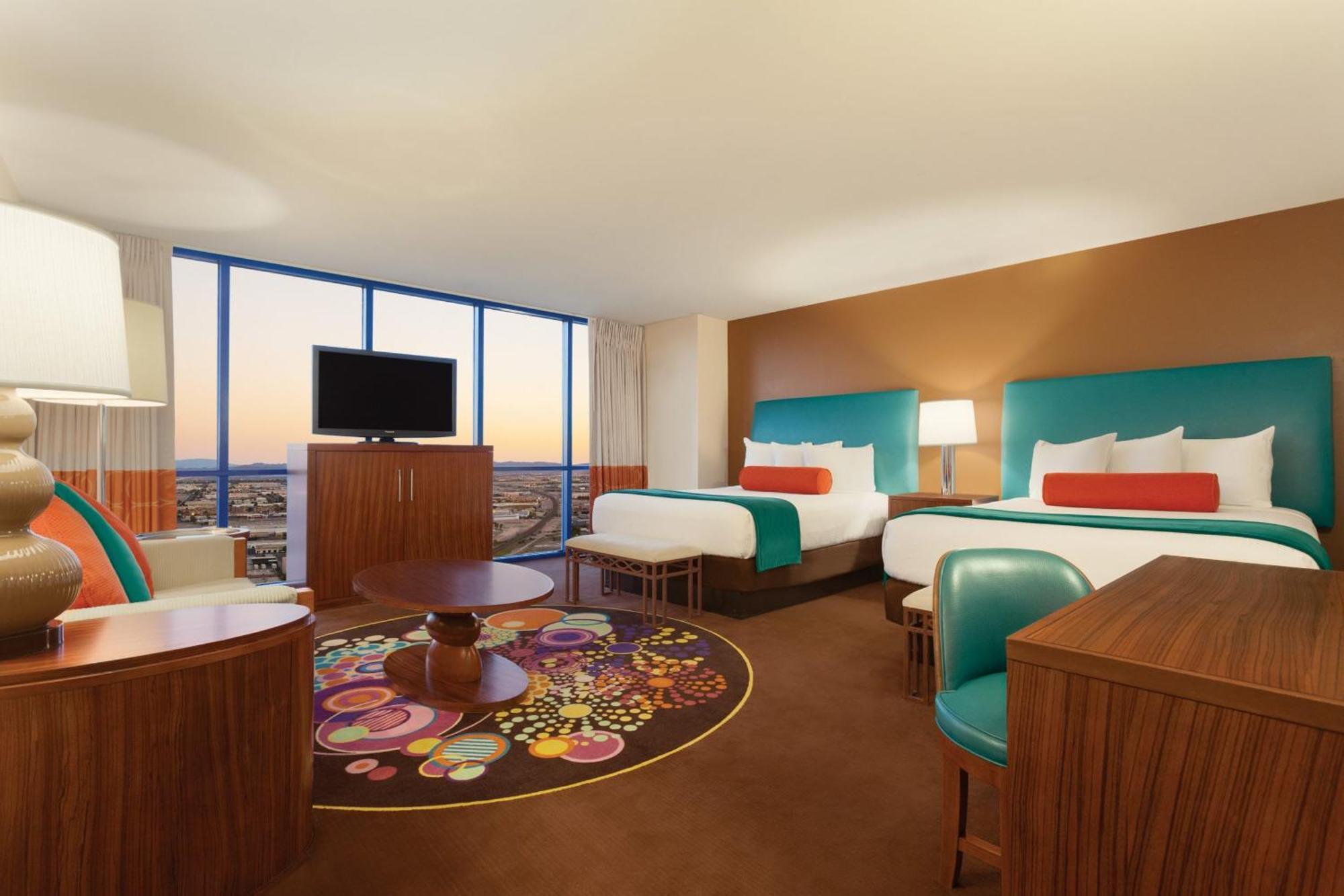 1 King Suite + 2 Queen Suite
