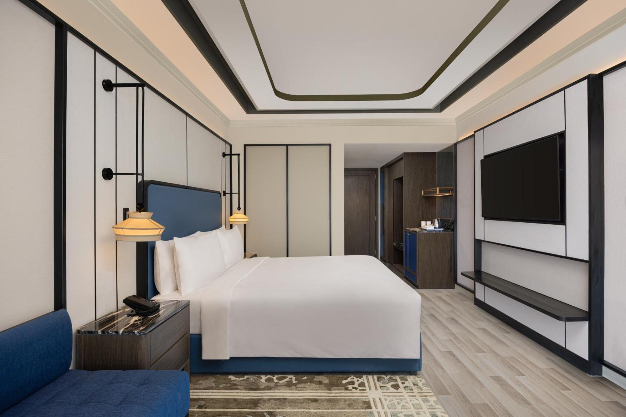 Deluxe King Room with Pool View