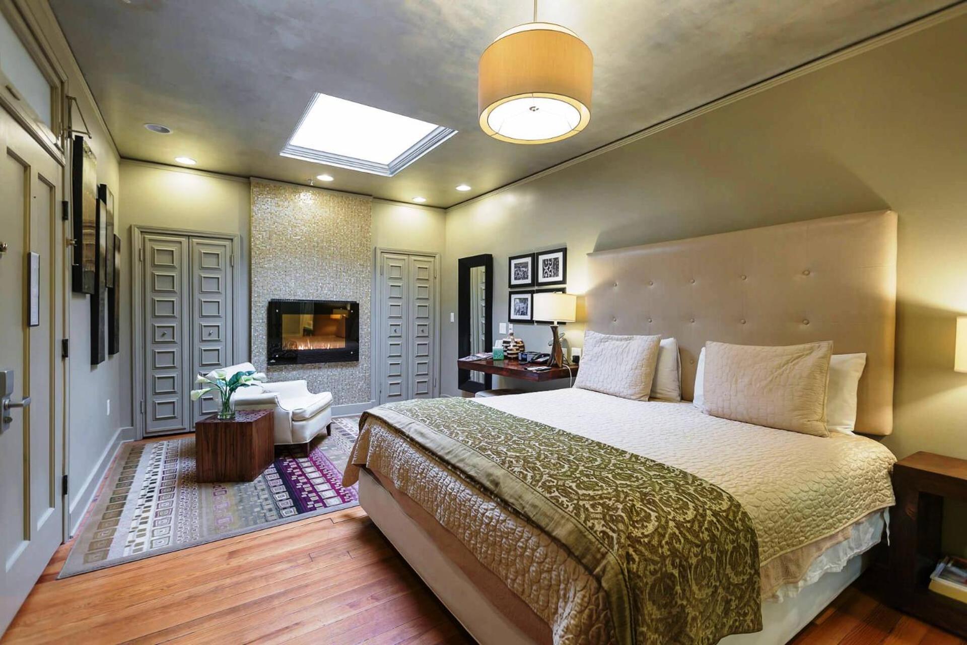 Deluxe King Room
