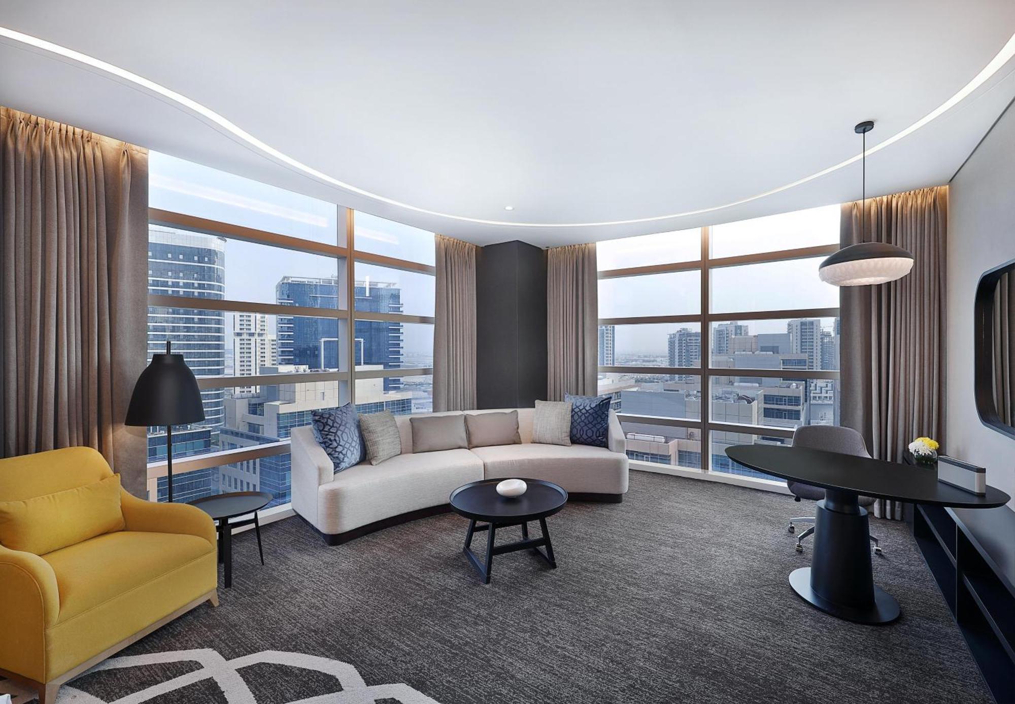 Corner Junior King Suite