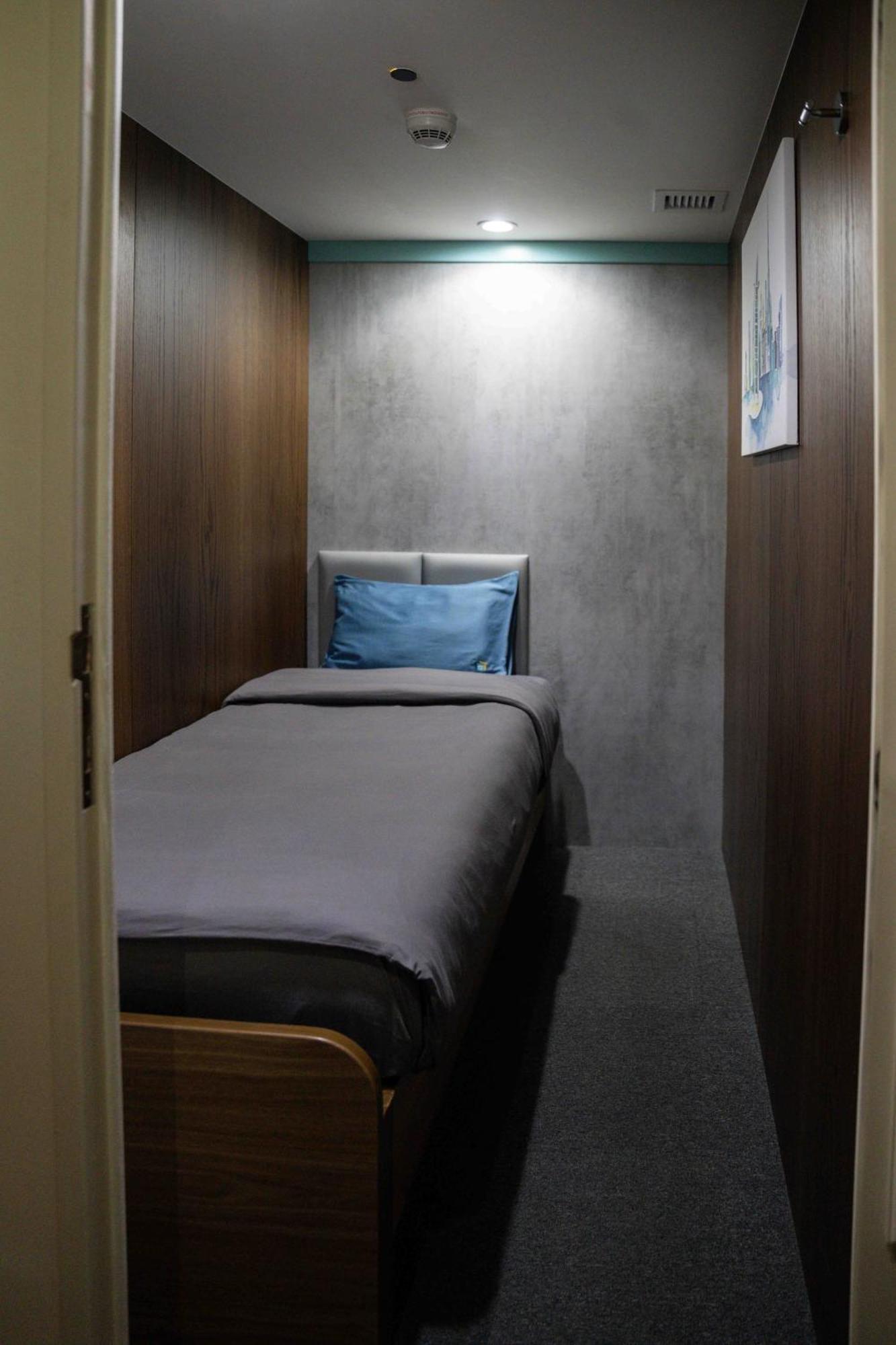 Single Cabin 8 Hour from 2300-0700 hrs 11pm-7am