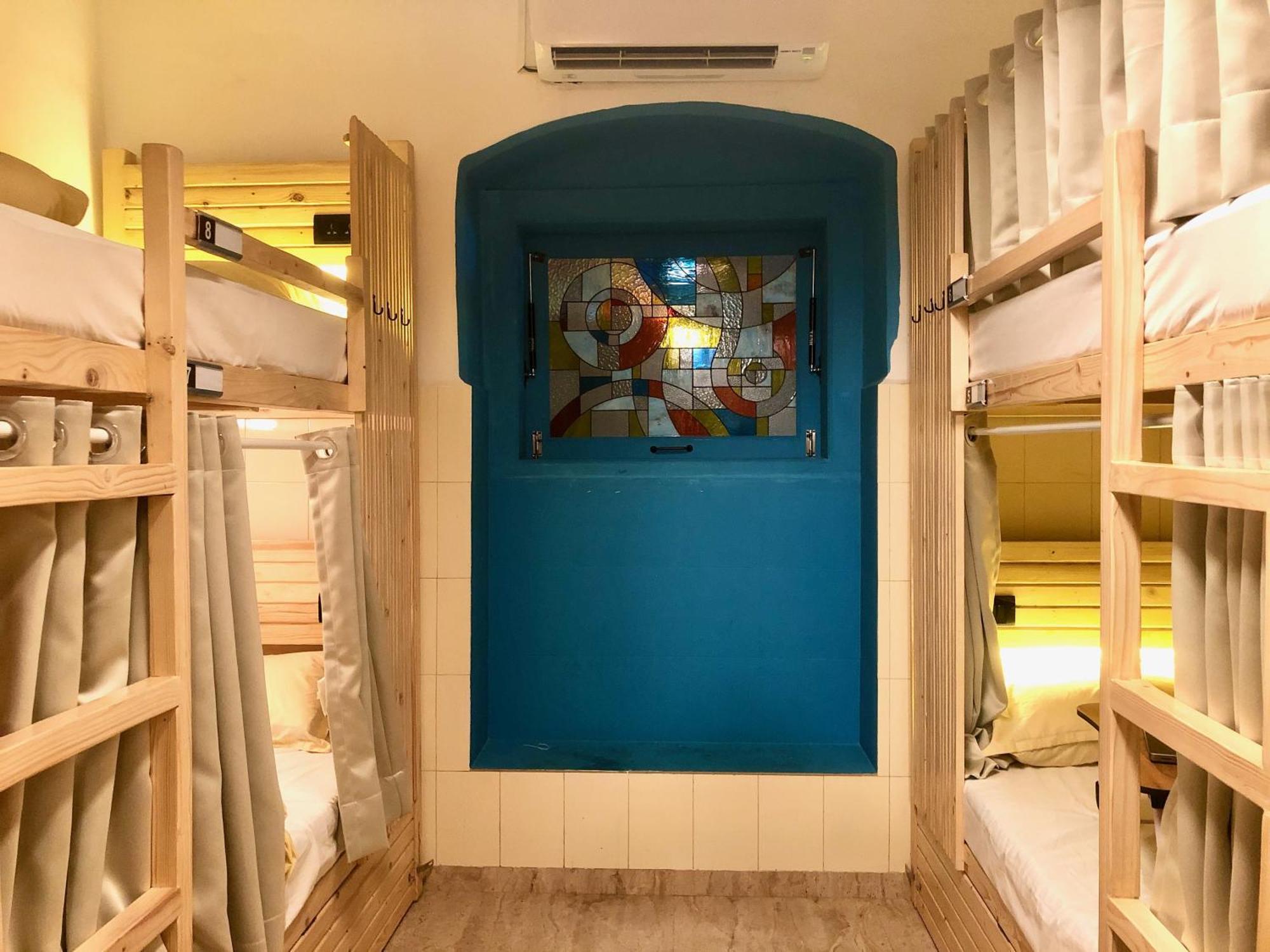 Bed 8-Bed Dormitory Room