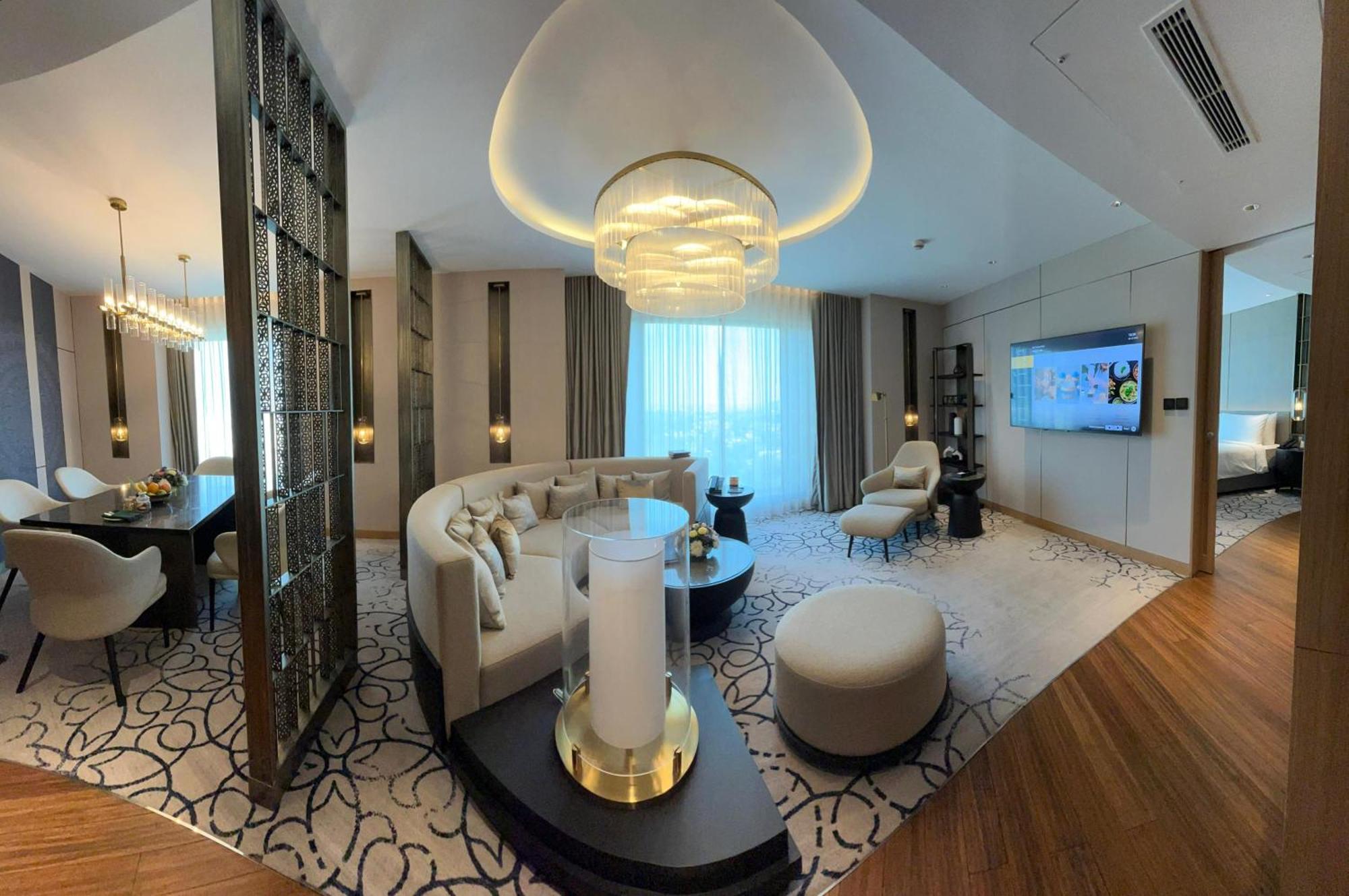 Presidential Suite | 10% Off on Food & Soft Beverages, Laundry, Spa, Airport Transfers and Early Check in & Late Check out (Subject to Availability)