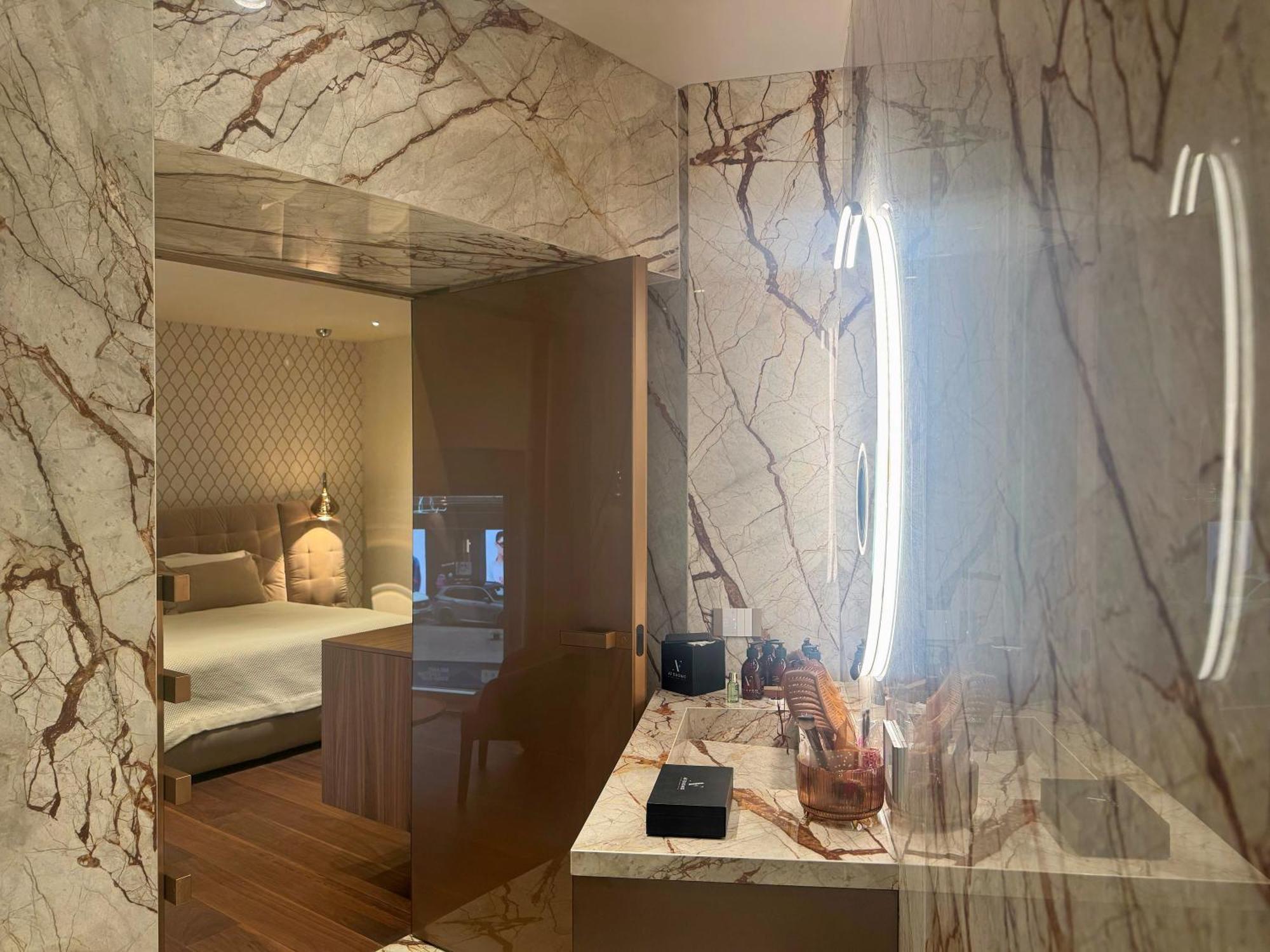 Superior King Room