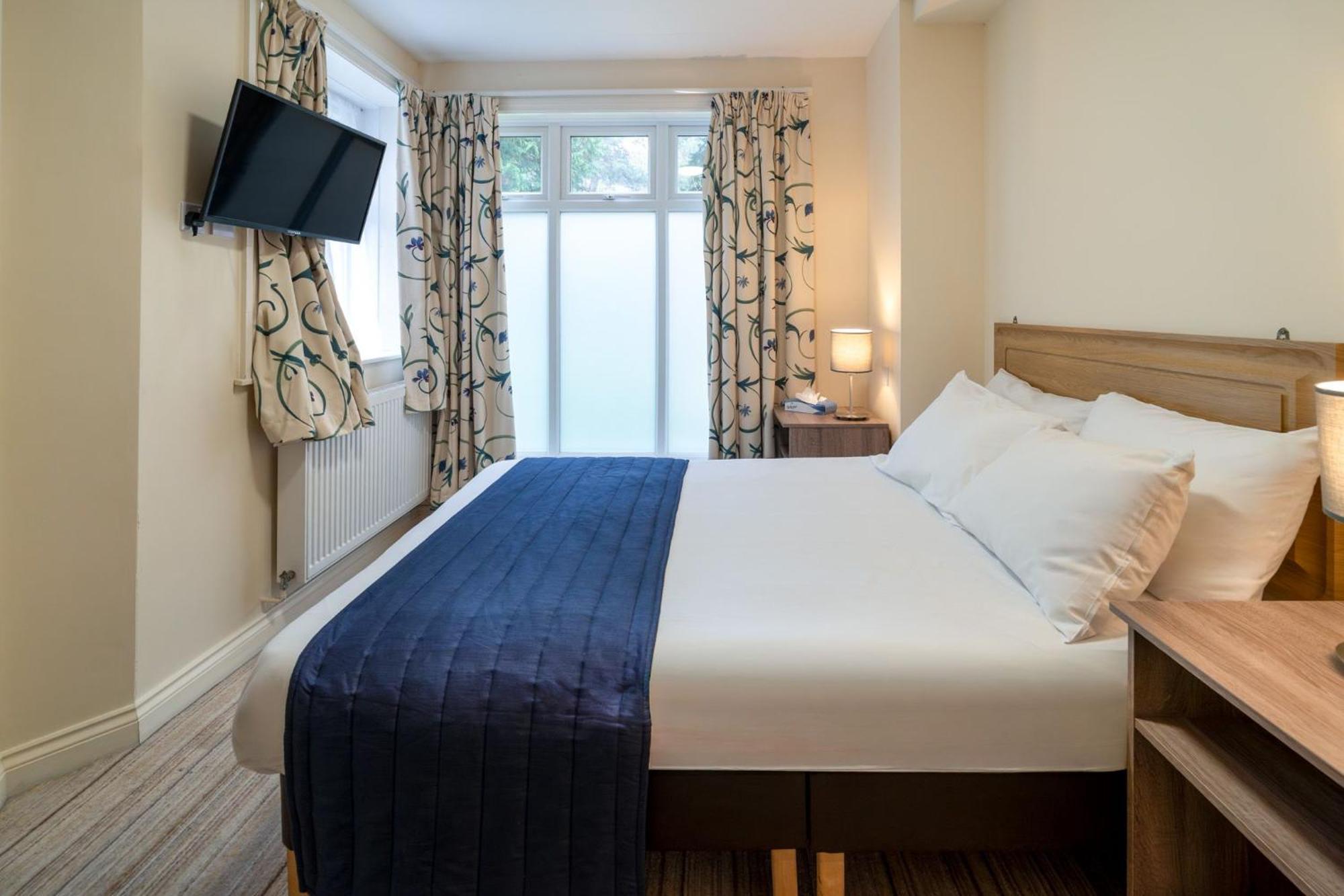 Double Room,1758261172:JPEG