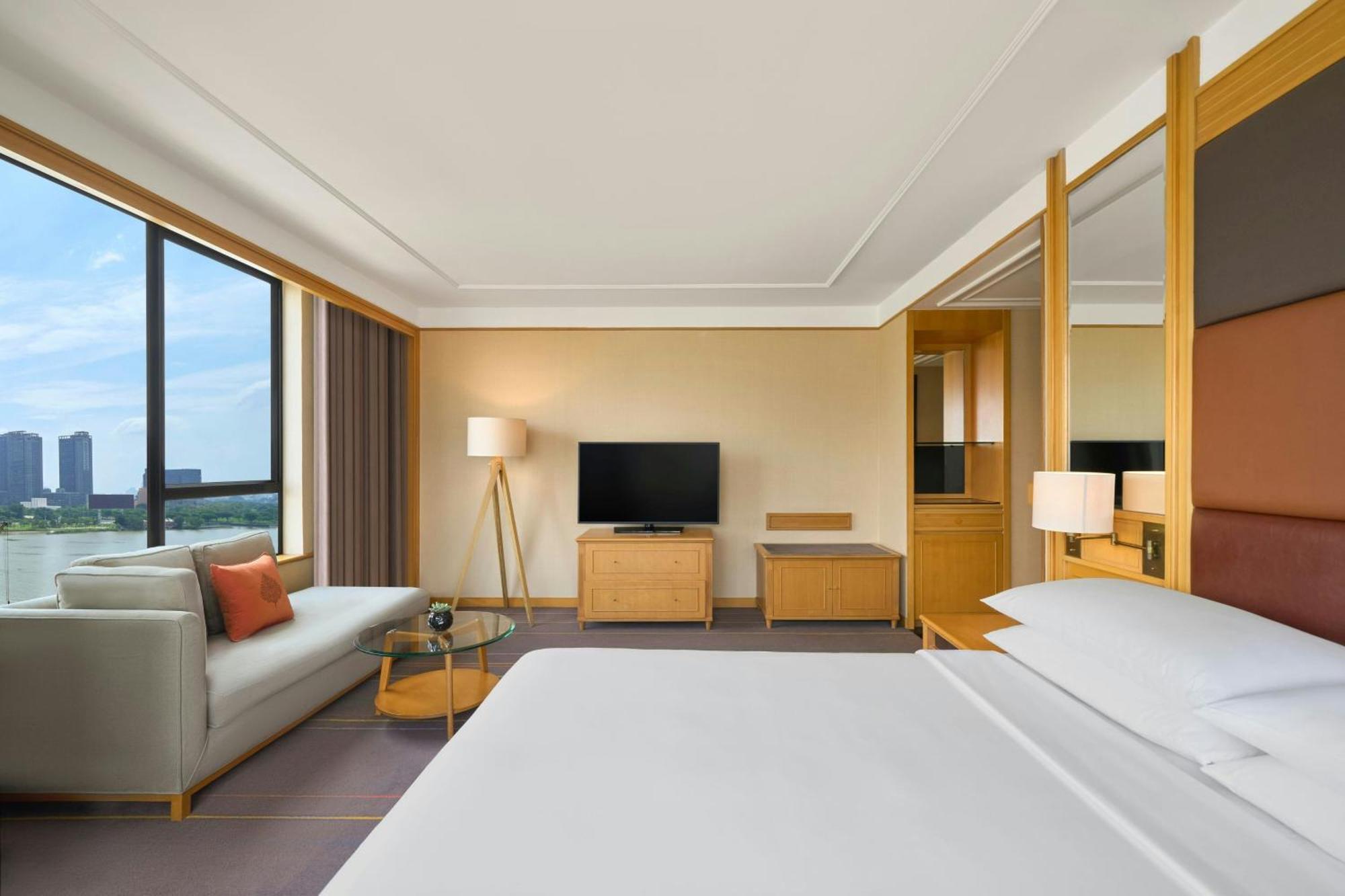 Executive King Studio or Club Level River View