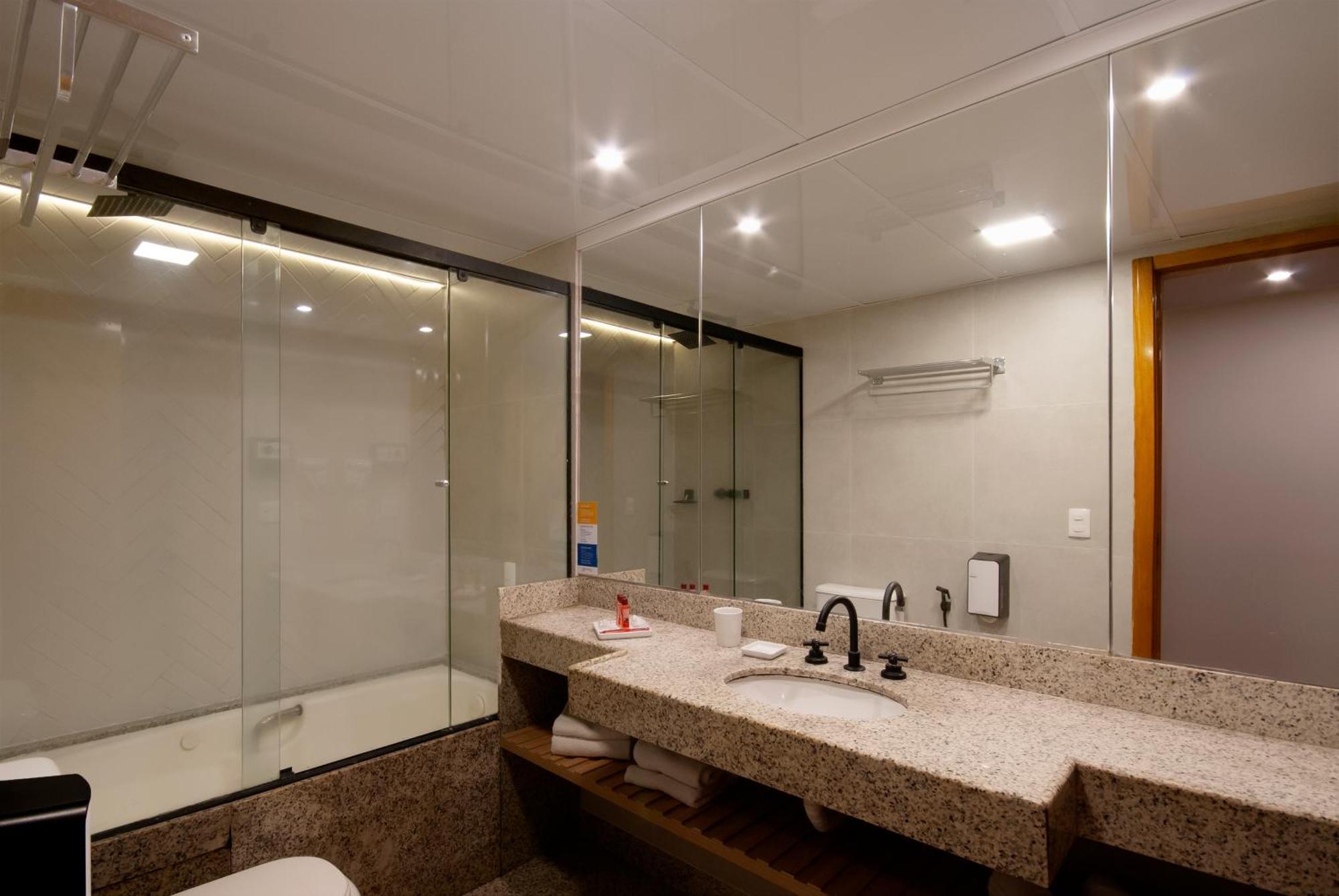 Deluxe Double or Twin Room Spa Bath