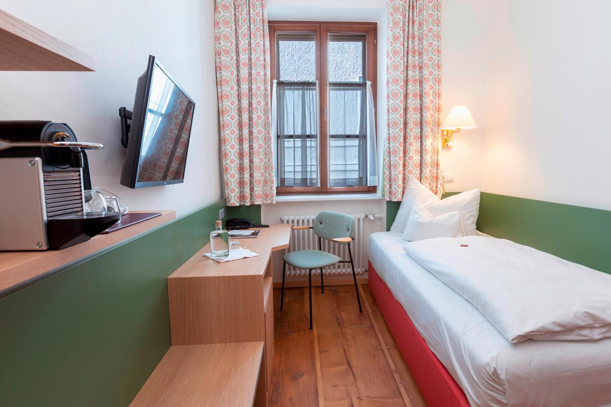 Classic Single Room