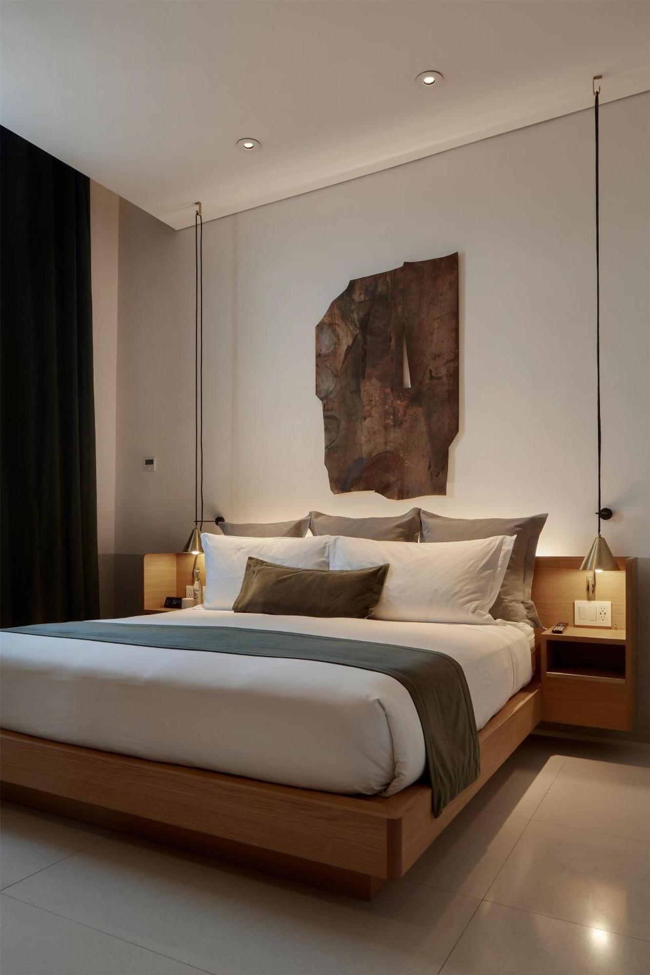 One-Bedroom King Suite