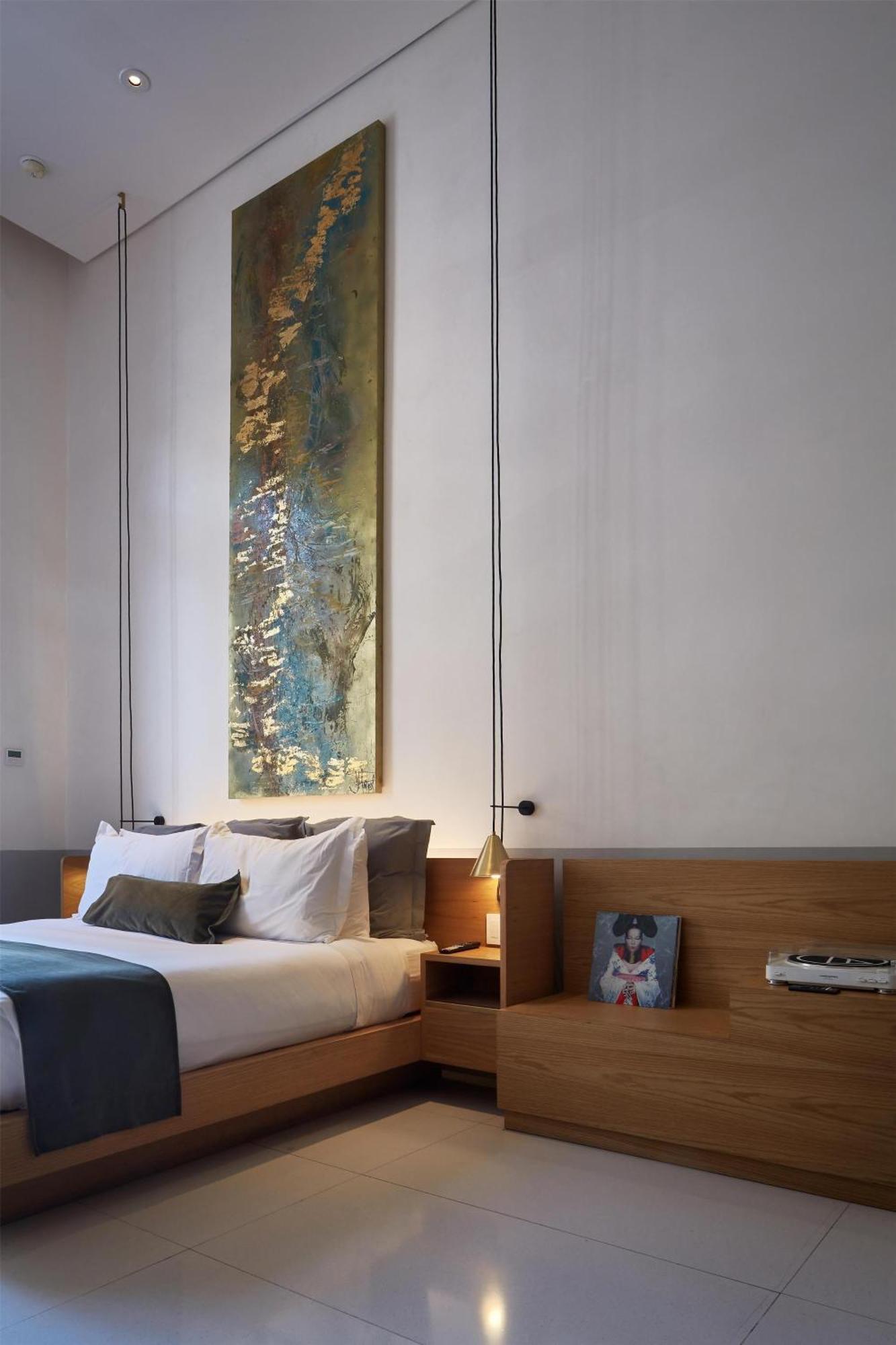 One-Bedroom King Suite Juliet Balcony
