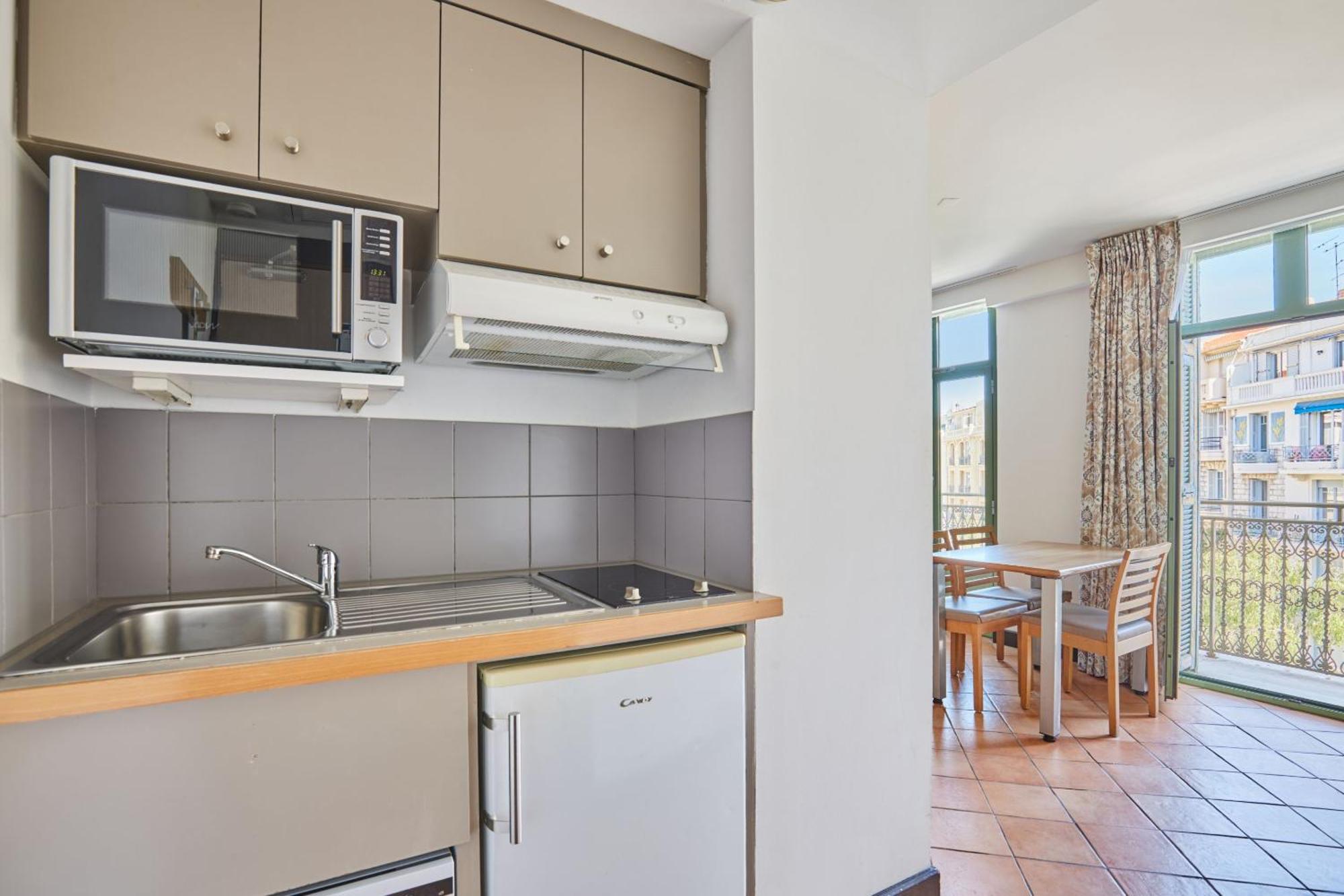 One-Bedroom Apartment