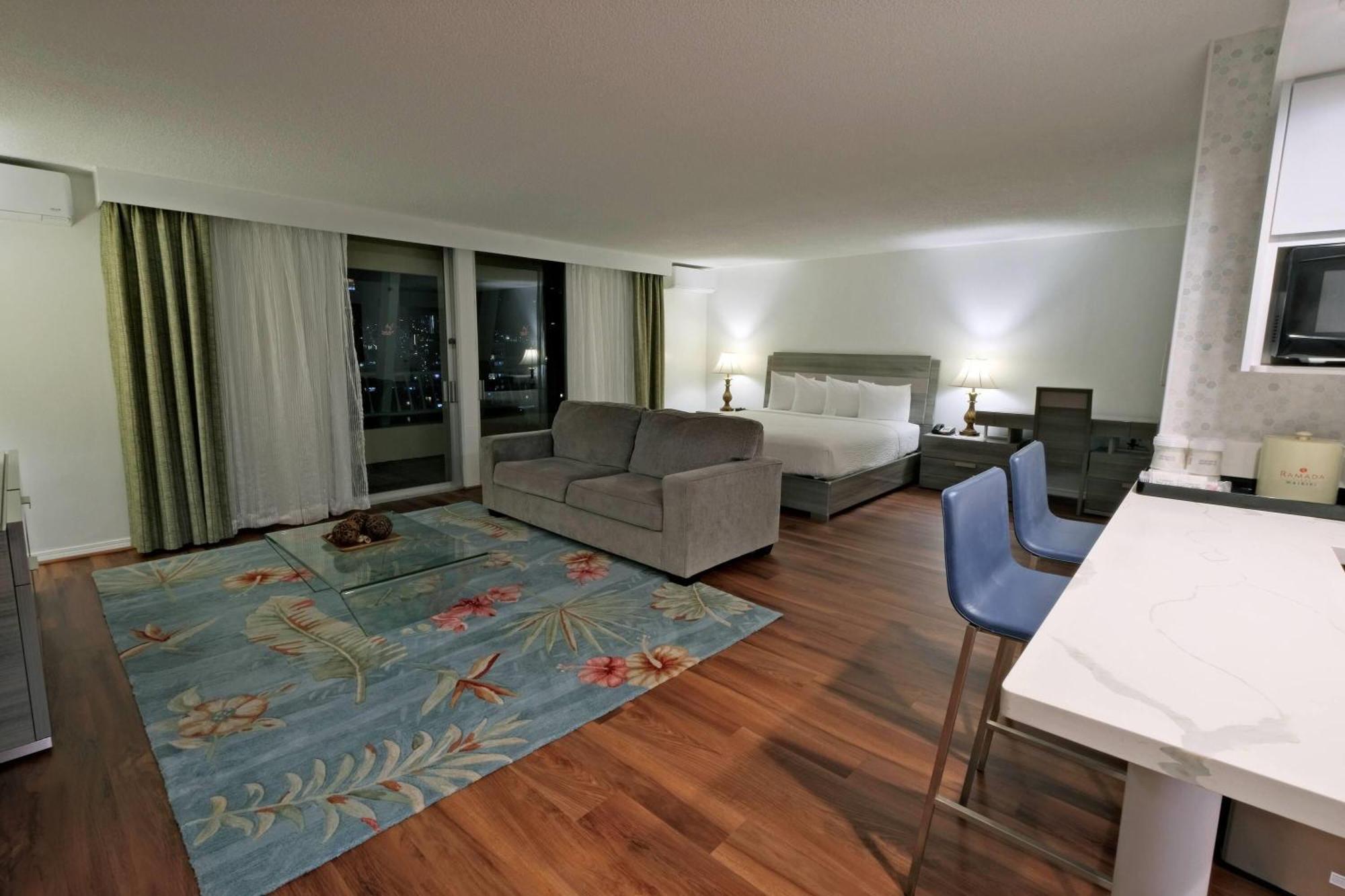 King Studio Suite Non-Smoking
