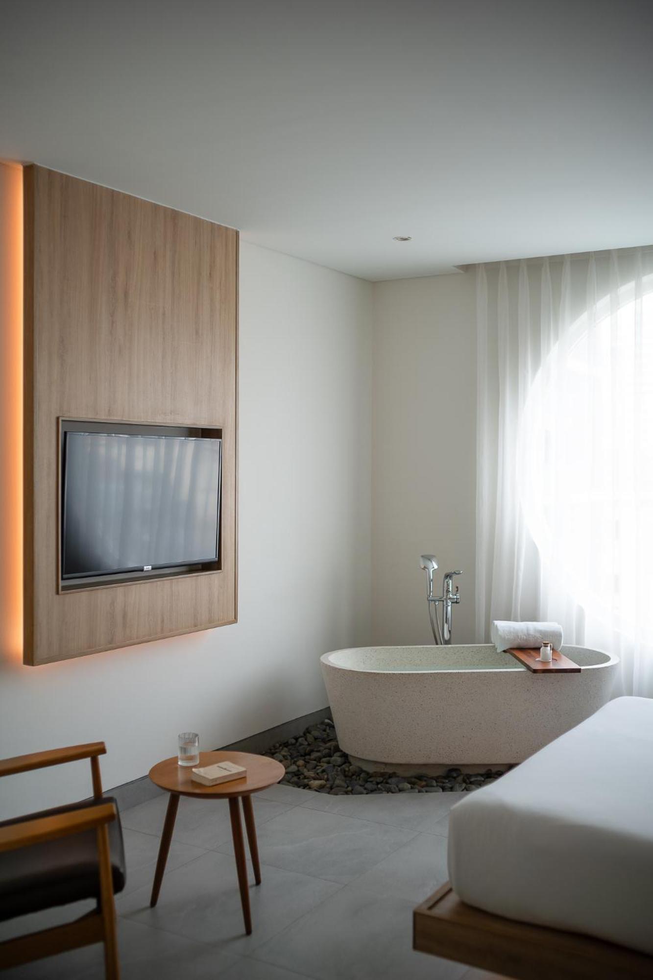 Suite City View