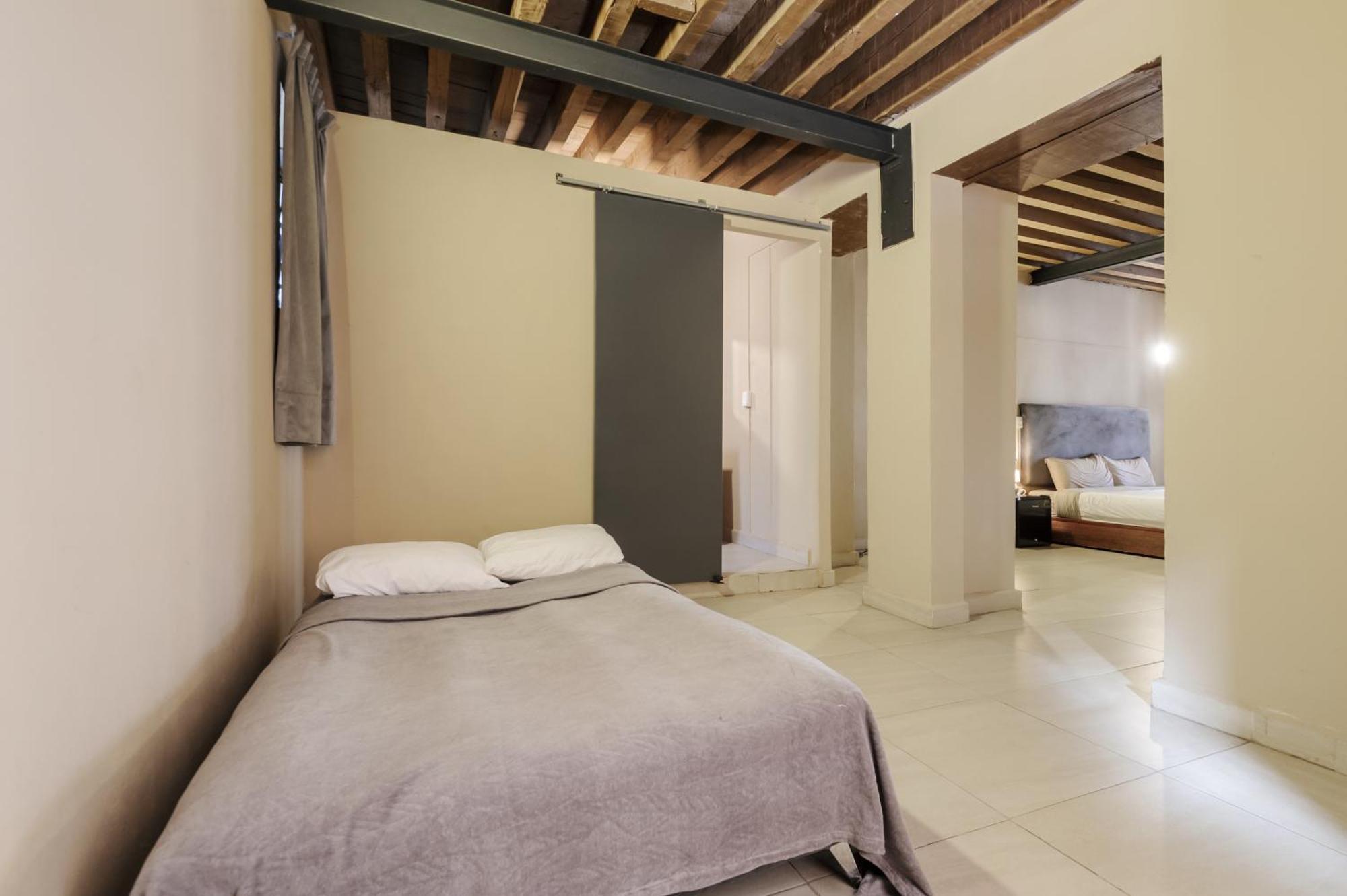Deluxe King Suite
