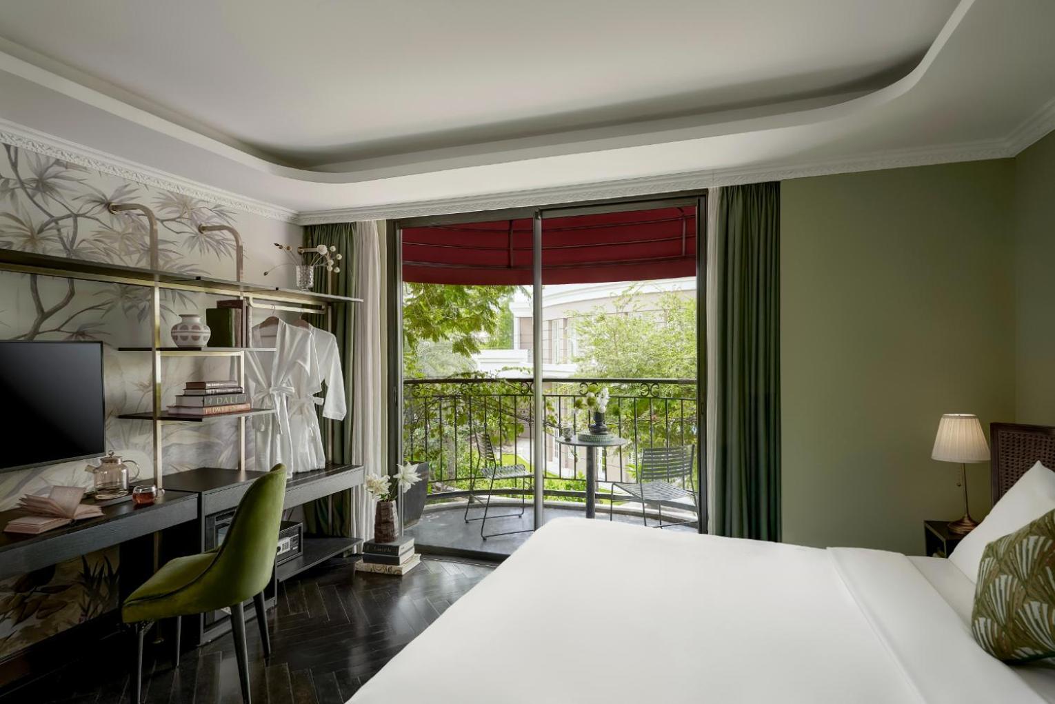 Studio Balcony