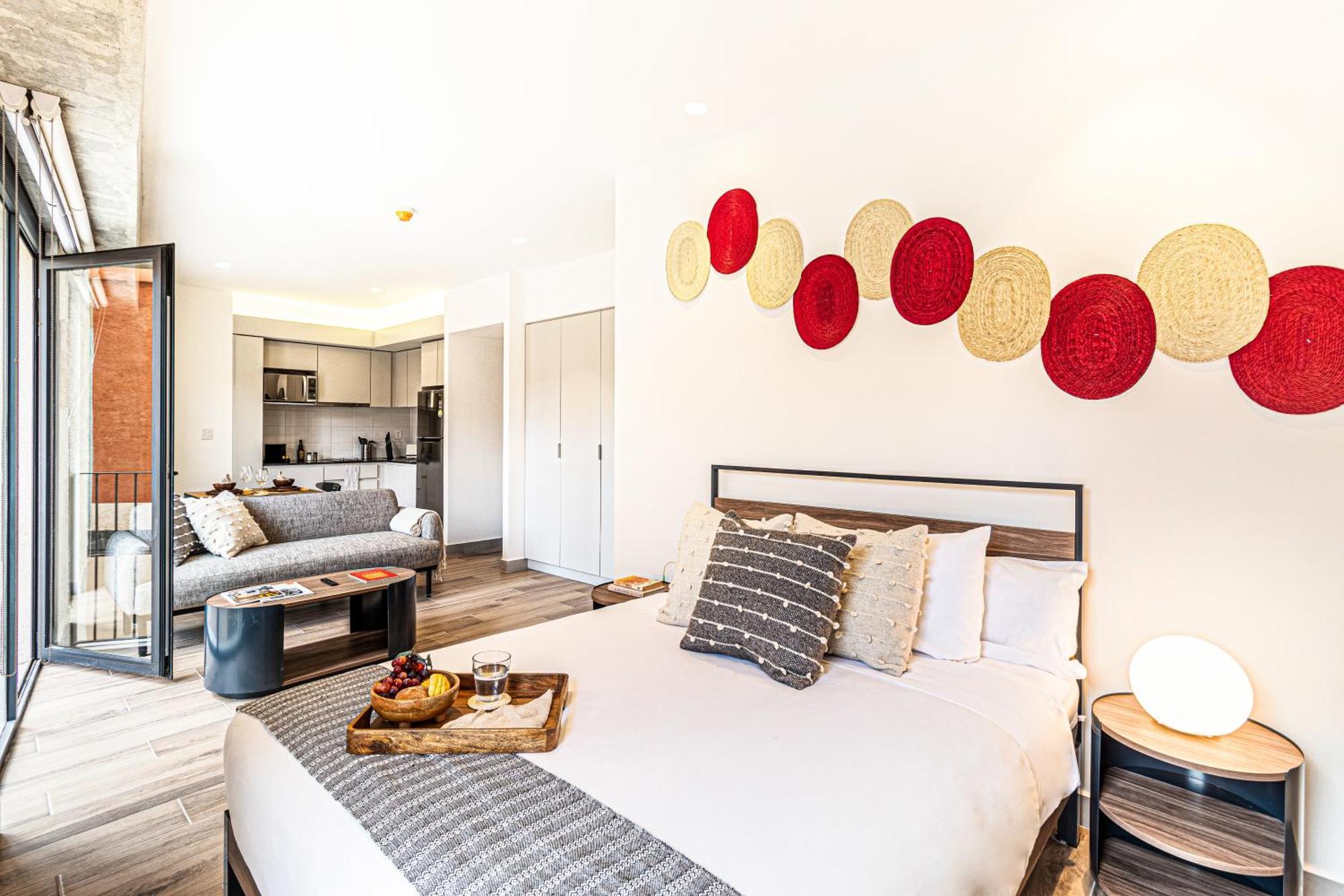 Deluxe studio apartment queen bed