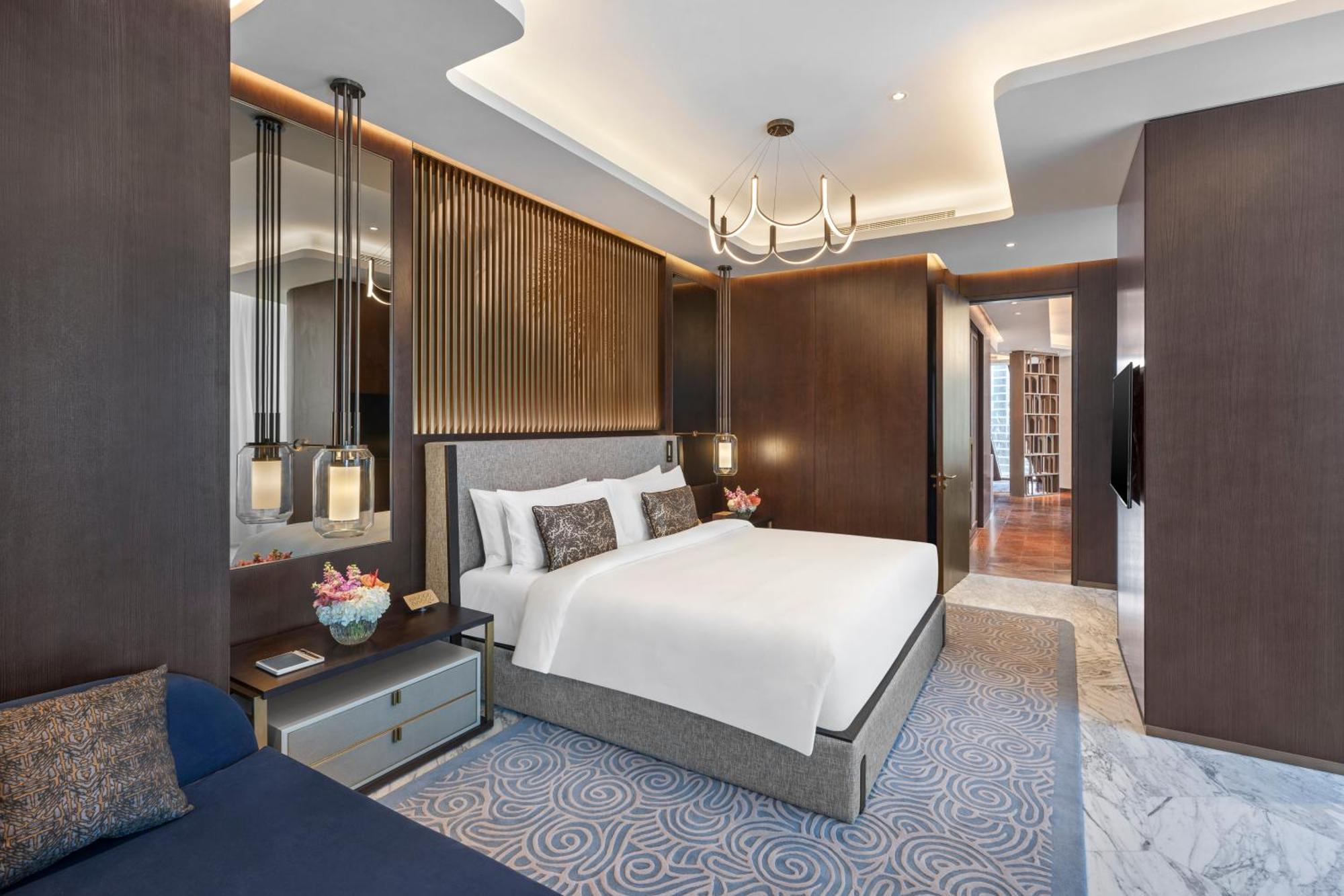 Mandarin Signature Suite