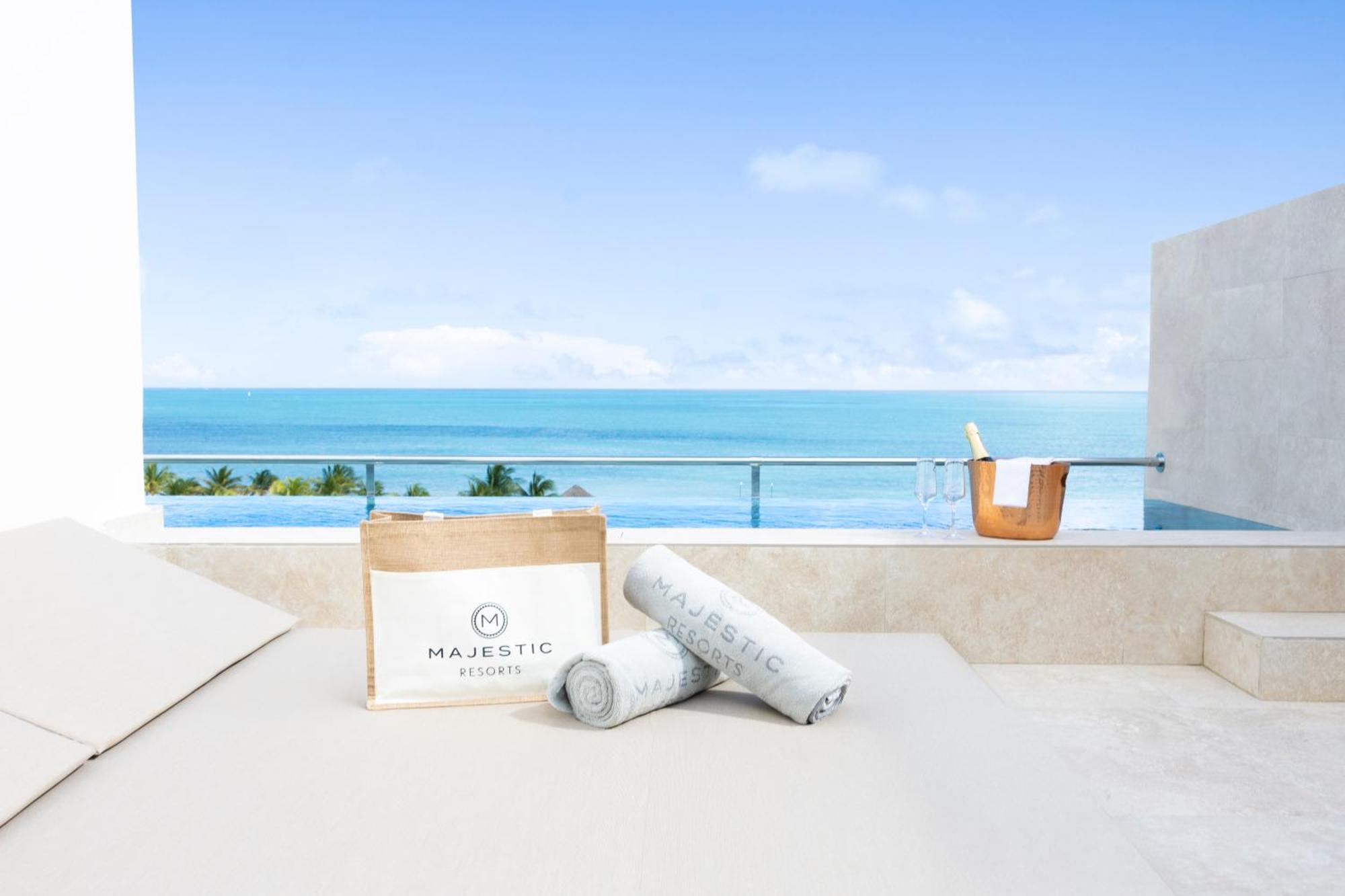 Mirage Club Plunge Pool Suite Oceanfront 18