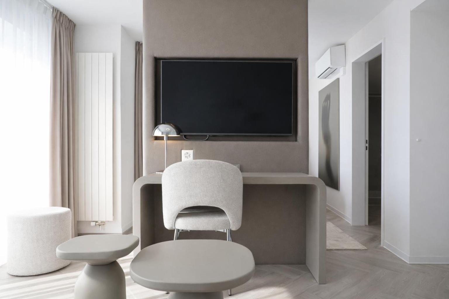 Suite with City View and Mini Bar