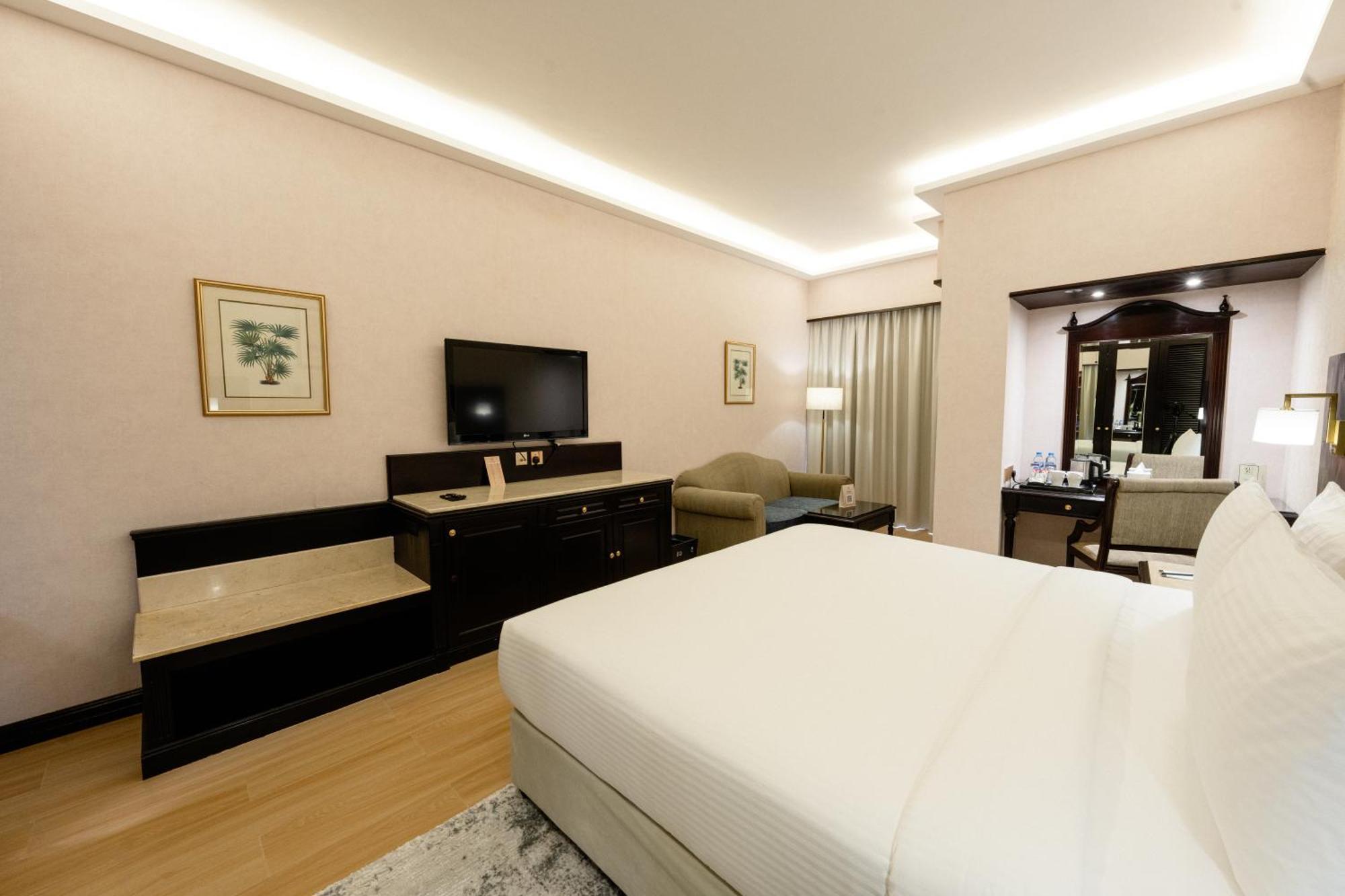 Deluxe King Room