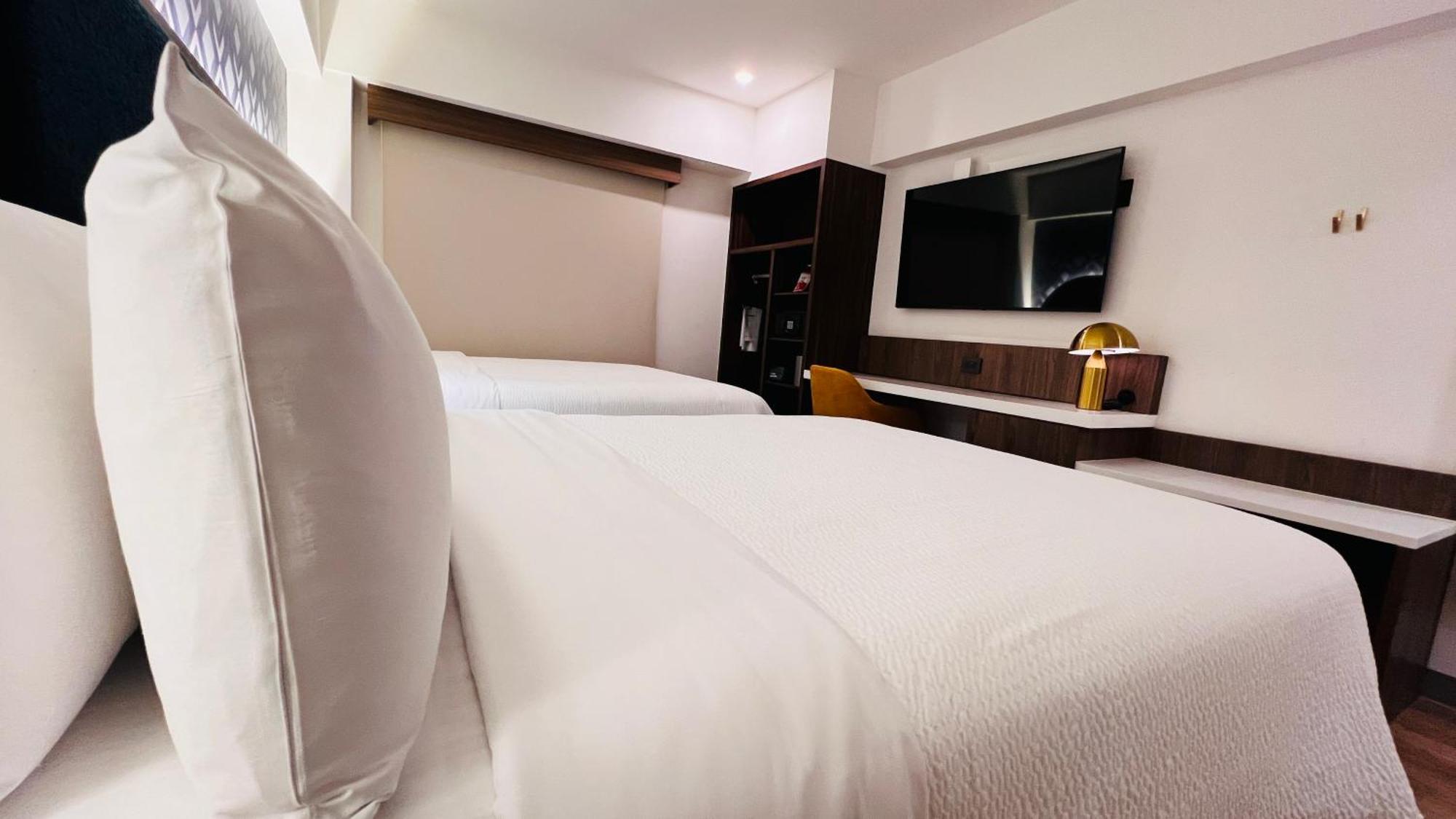 2 Queen Standard Room City View