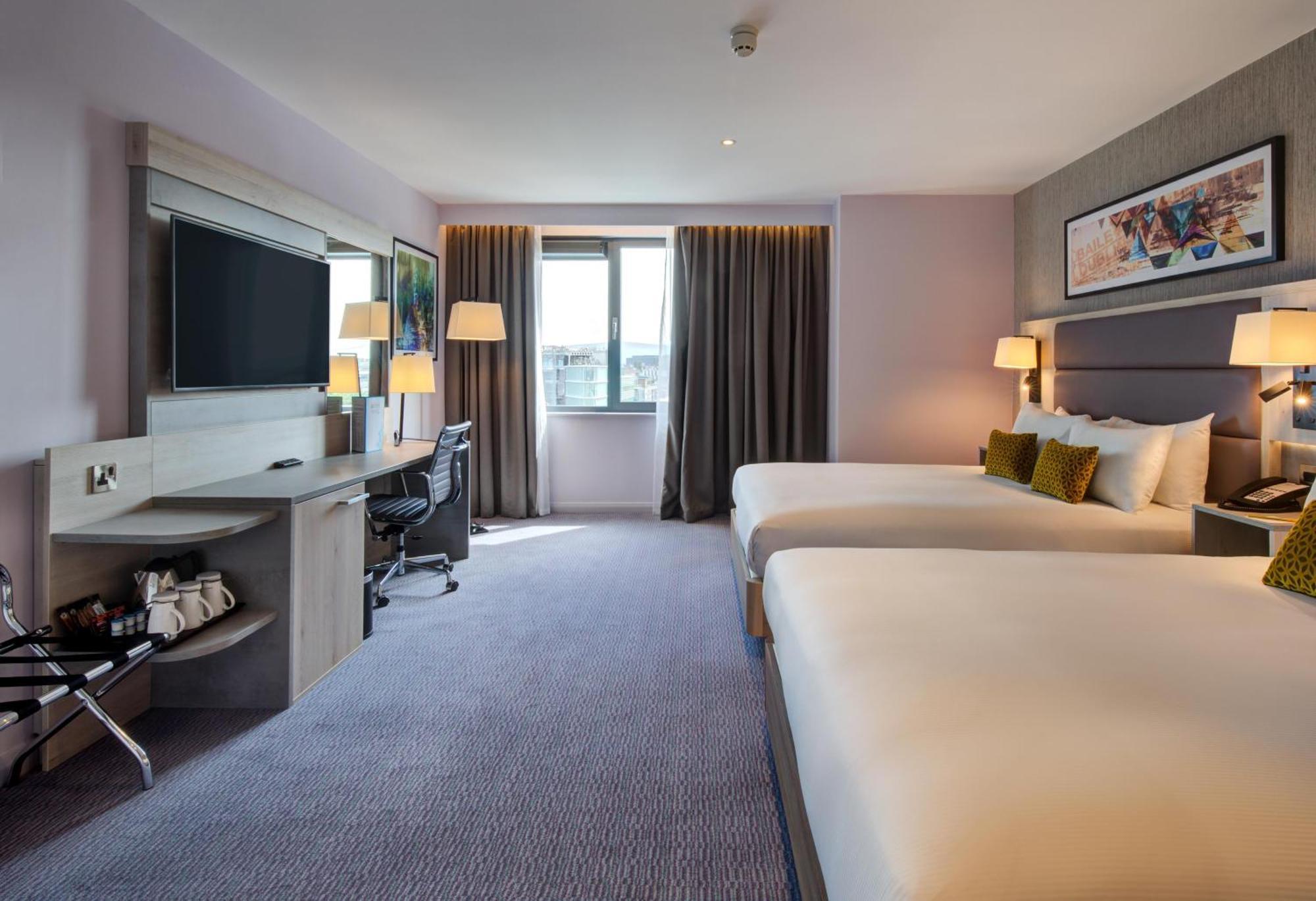 Deluxe Queen Room Two Queen Beds River View
