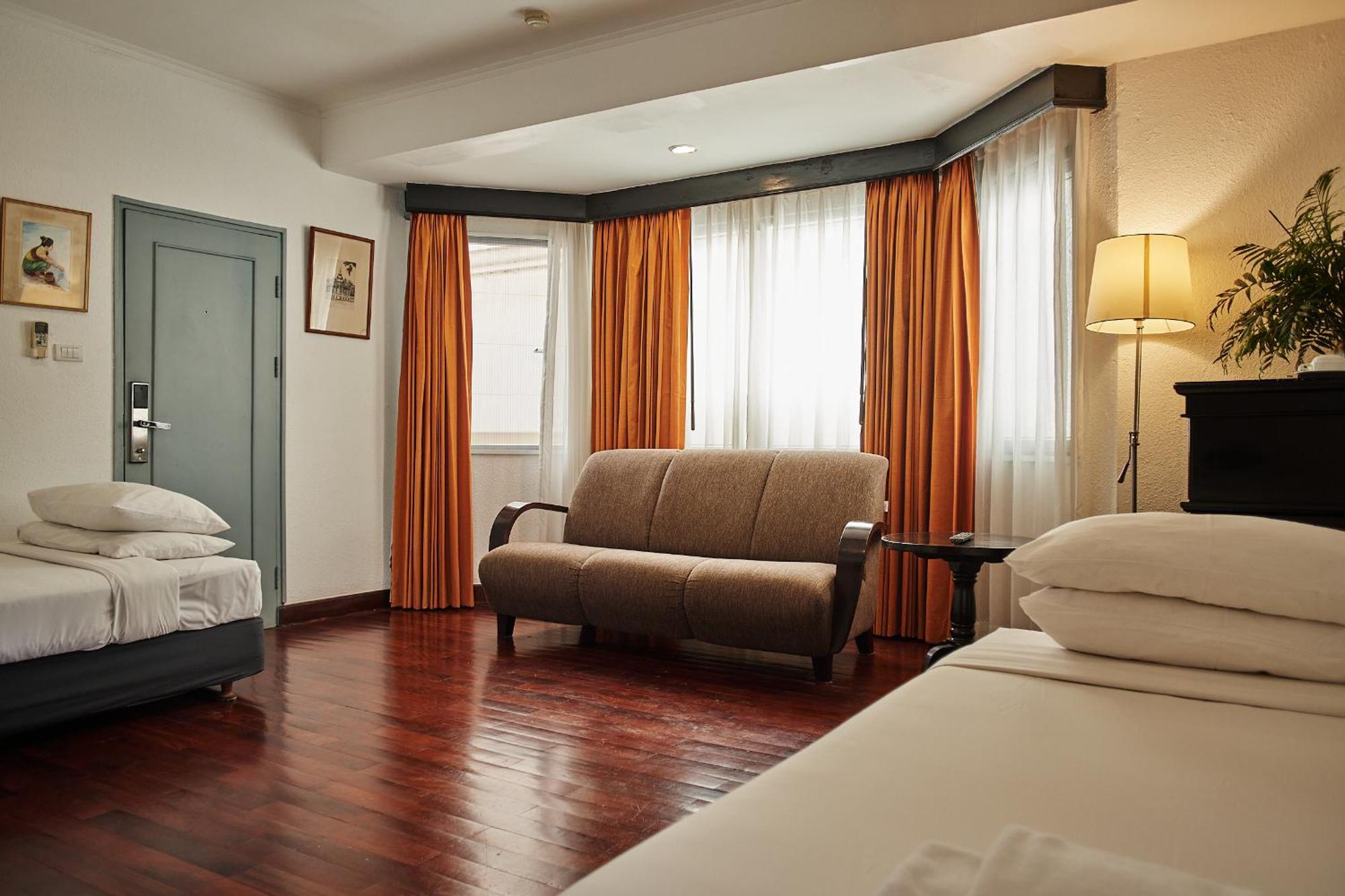 Deluxe Family Room