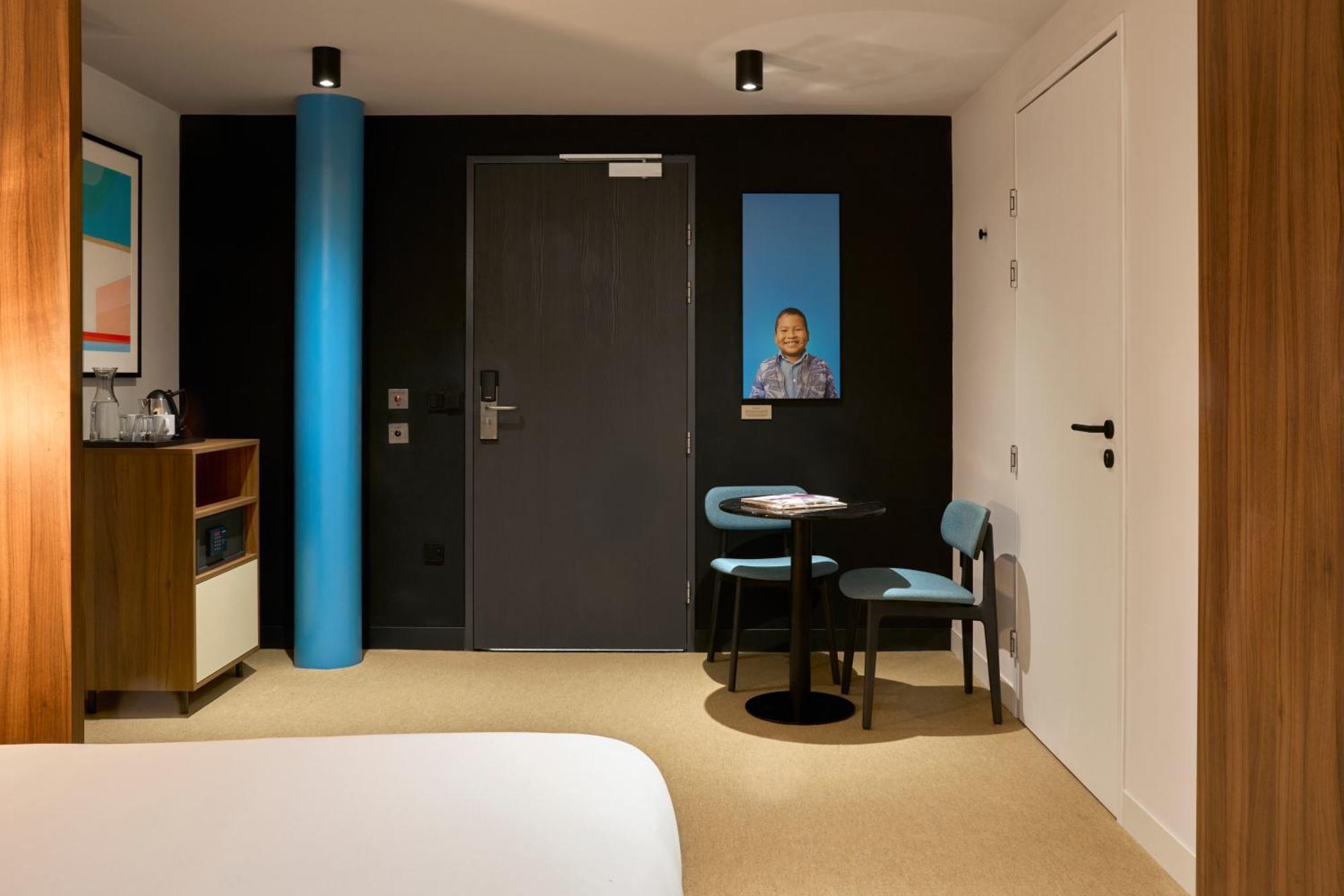 King Room Roll Shower