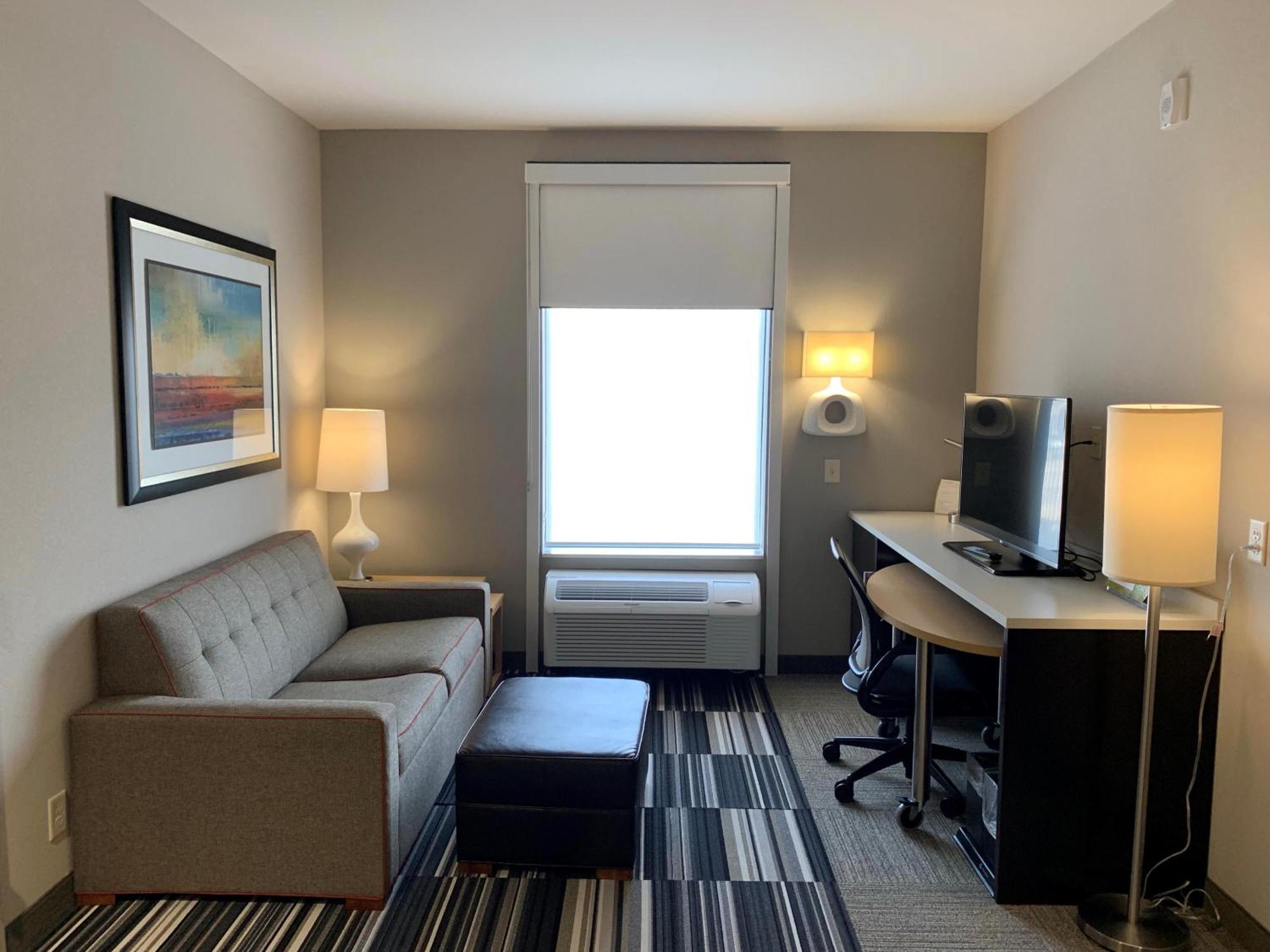 One-Bedroom King Suite Non-Smoking