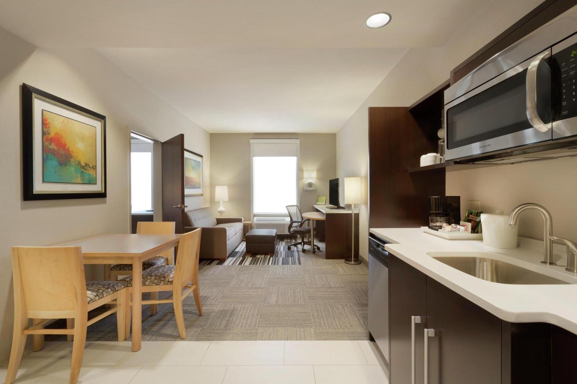 One-Bedroom King Suite Non-Smoking