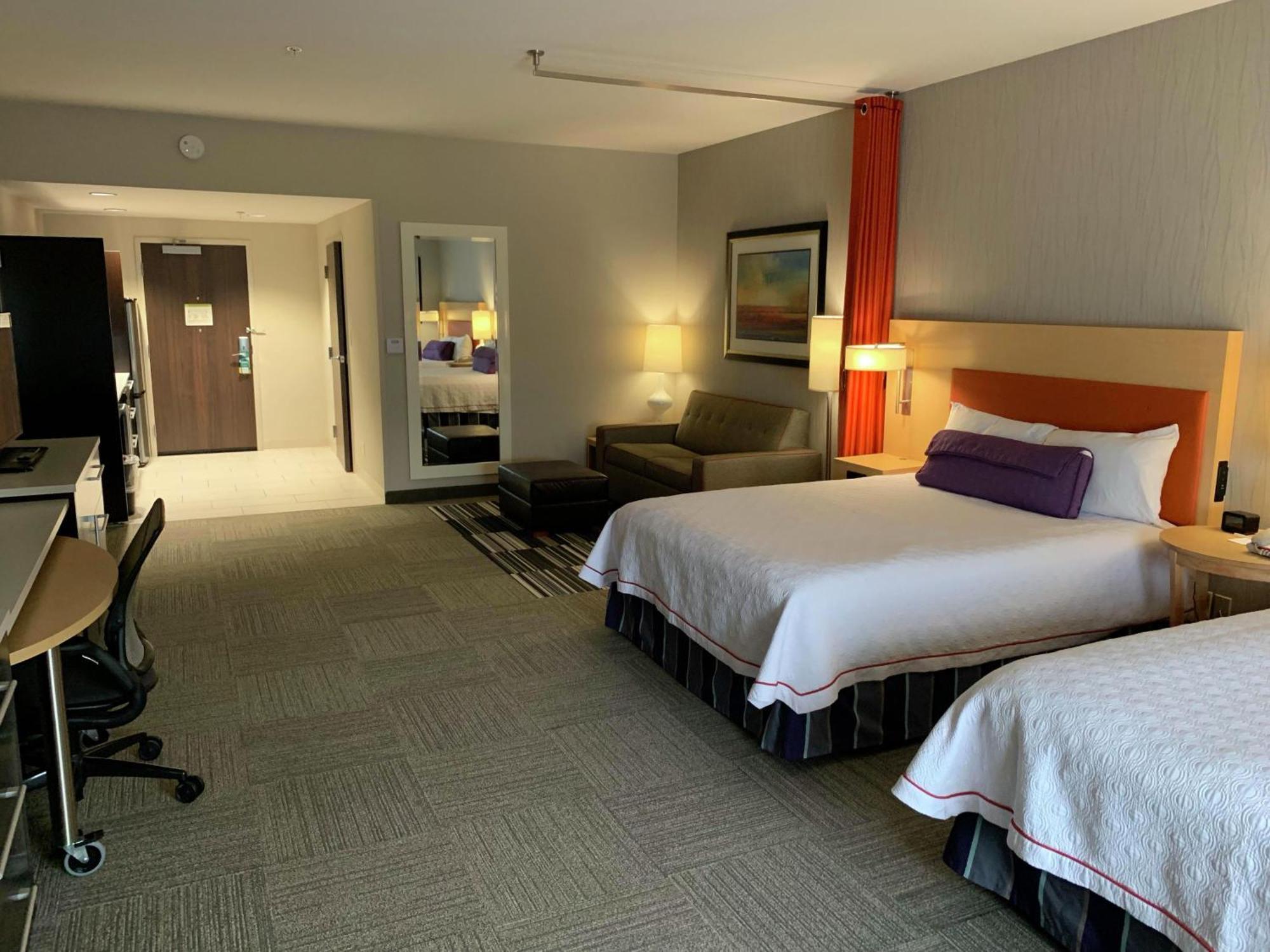 Queen Studio Two Queen Beds Mobility Hearing Access or Non-Smoking