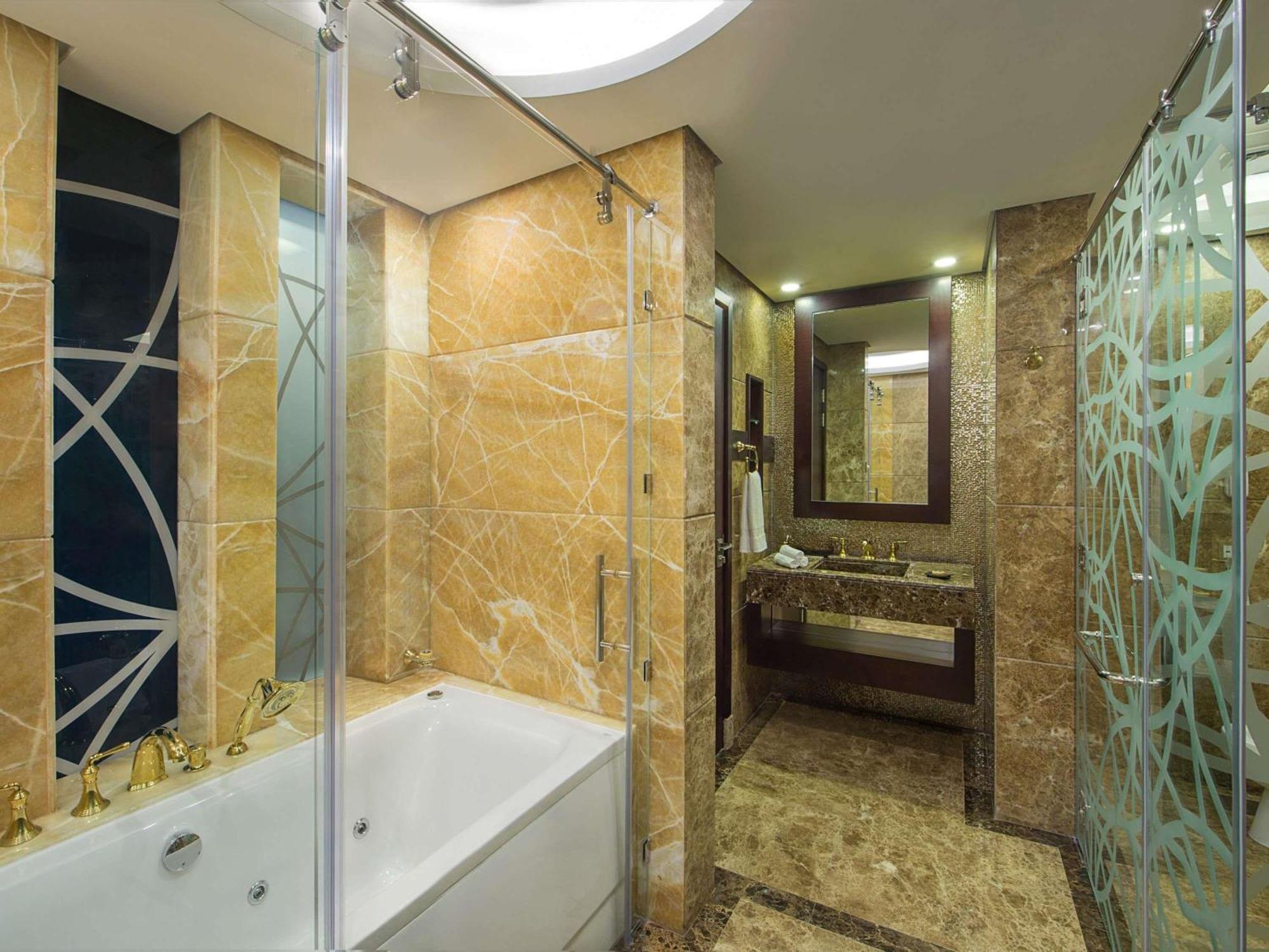 Deluxe Suite One Double Bed