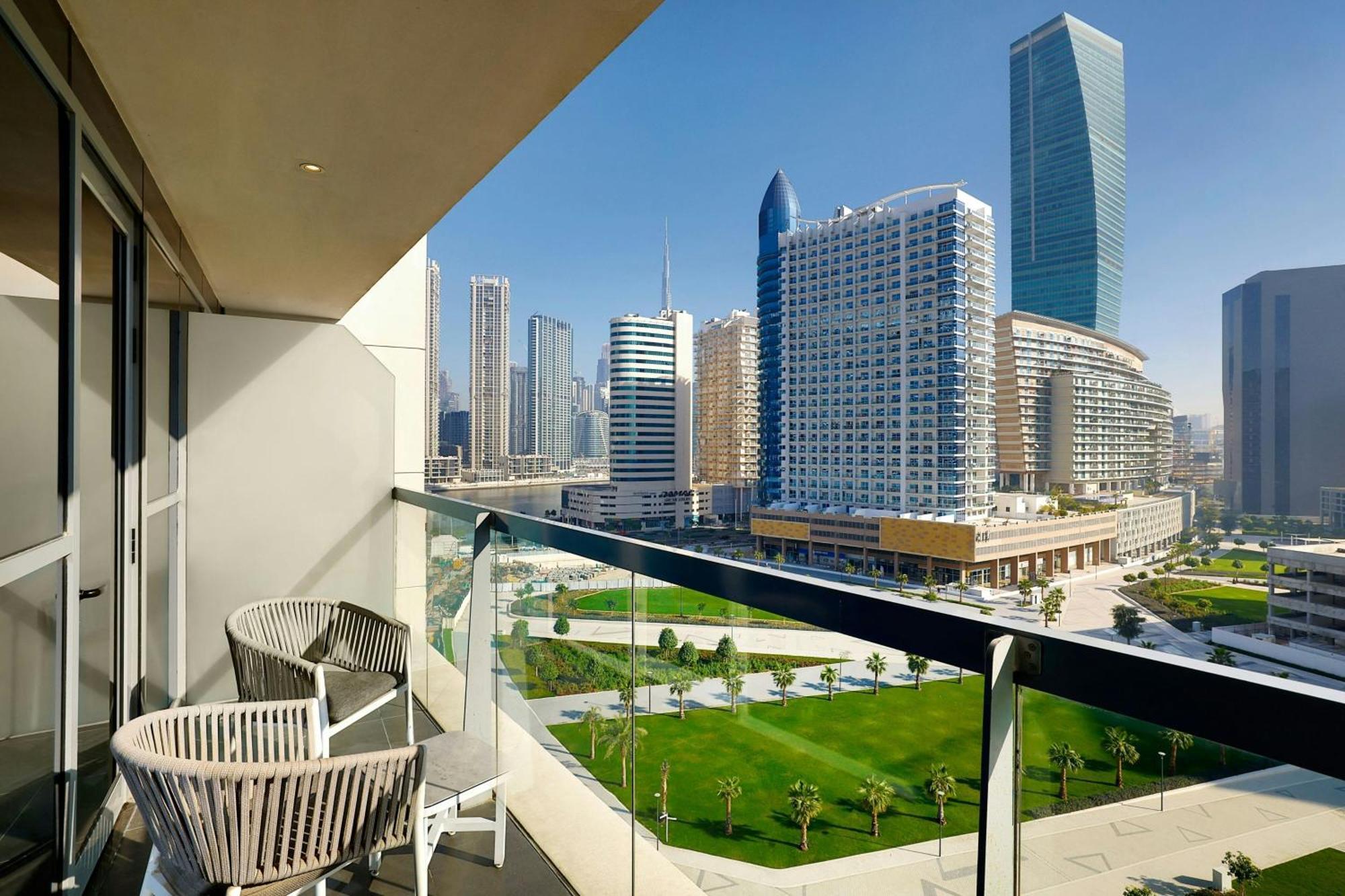 Deluxe Twin Room Balcony City View