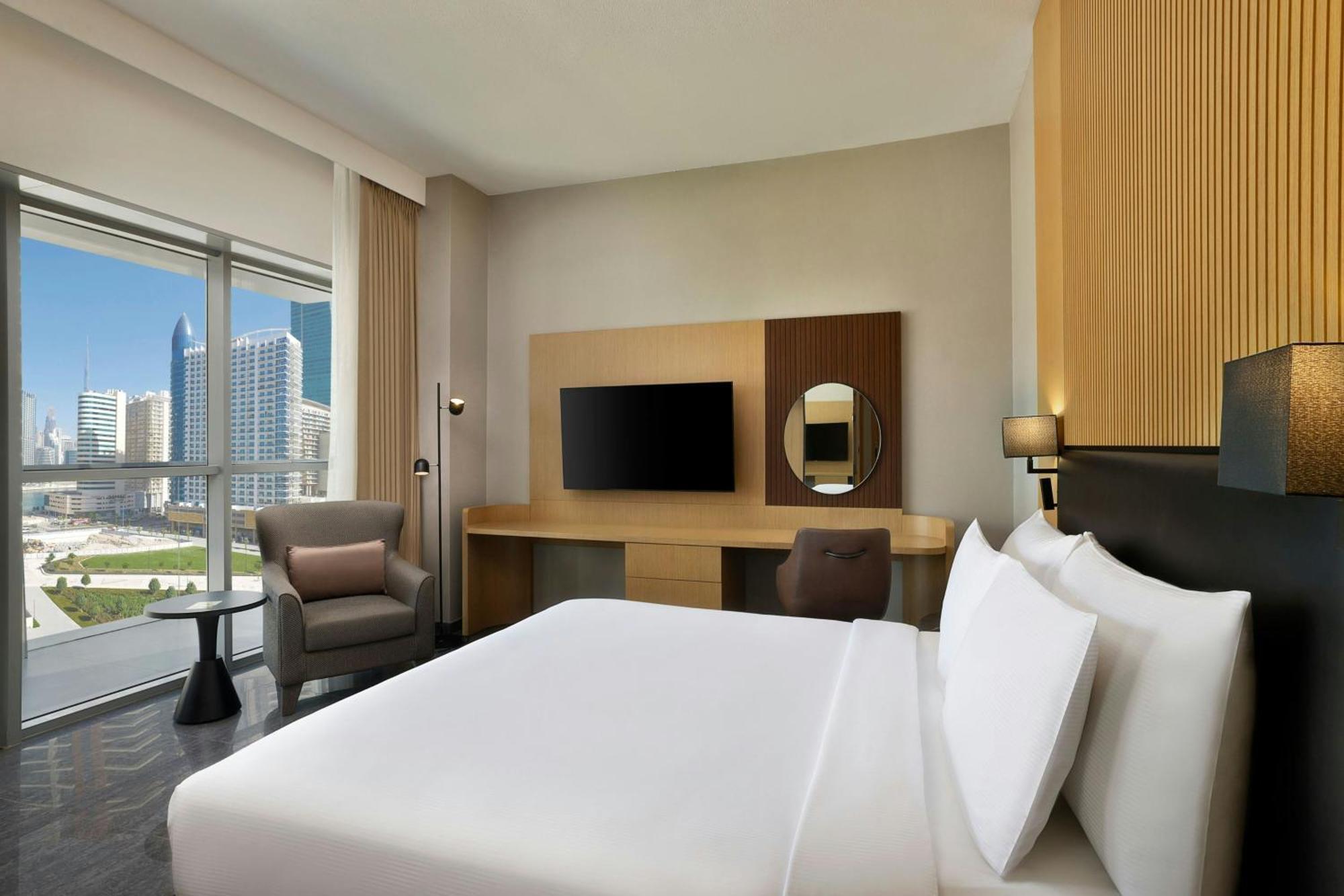 Premier King Room Pool View Soluna Access