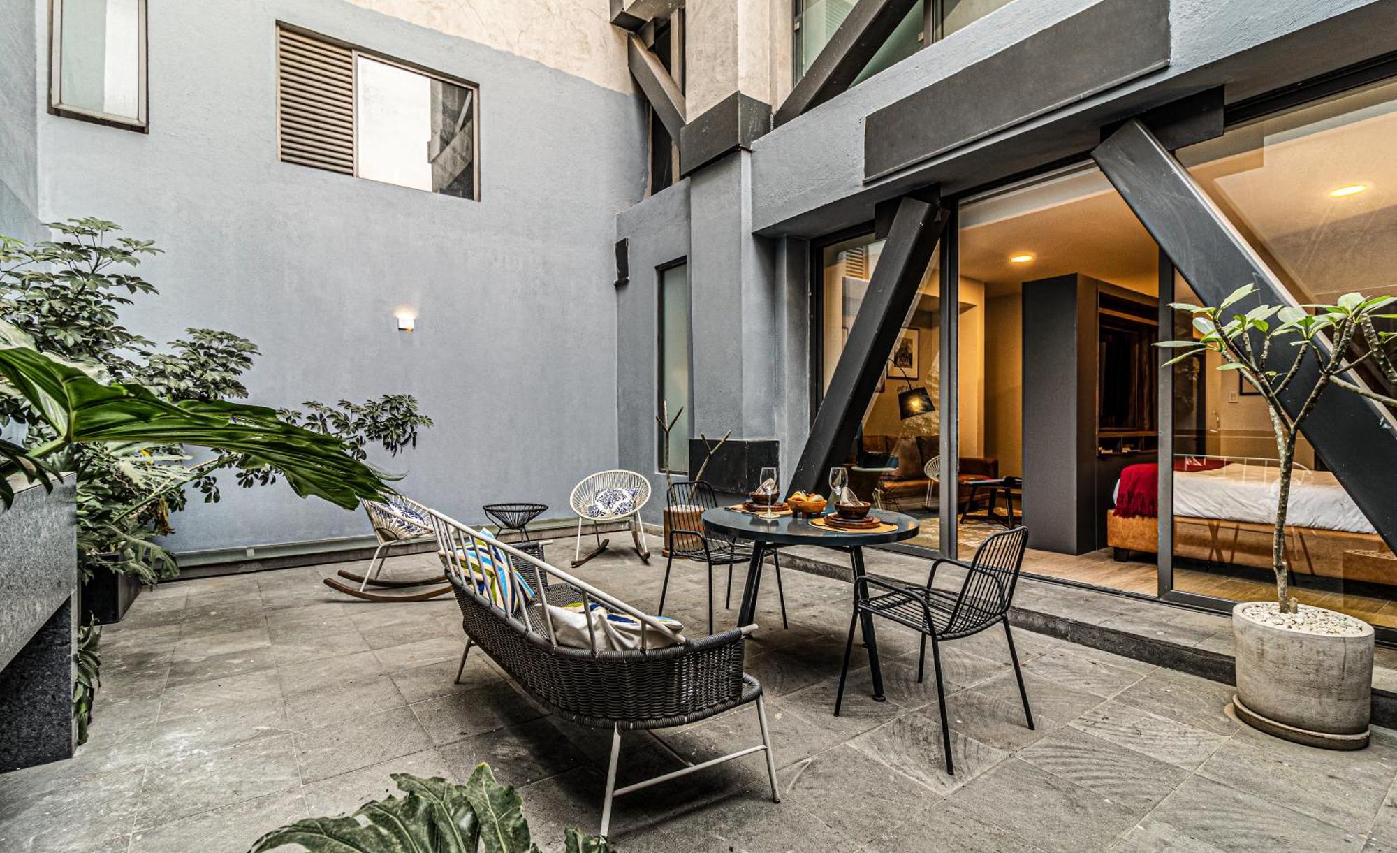 Deluxe one bedroom apartment terrace Ground Floor