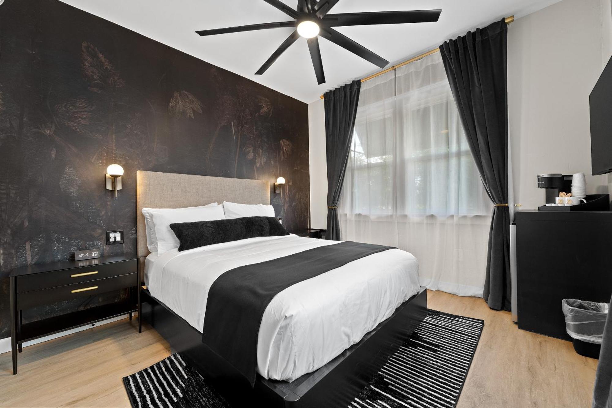 Harbor Queen Room