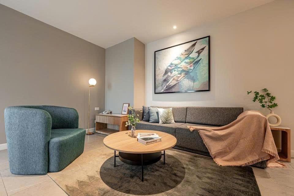 Three-Bedroom Deluxe Apartment