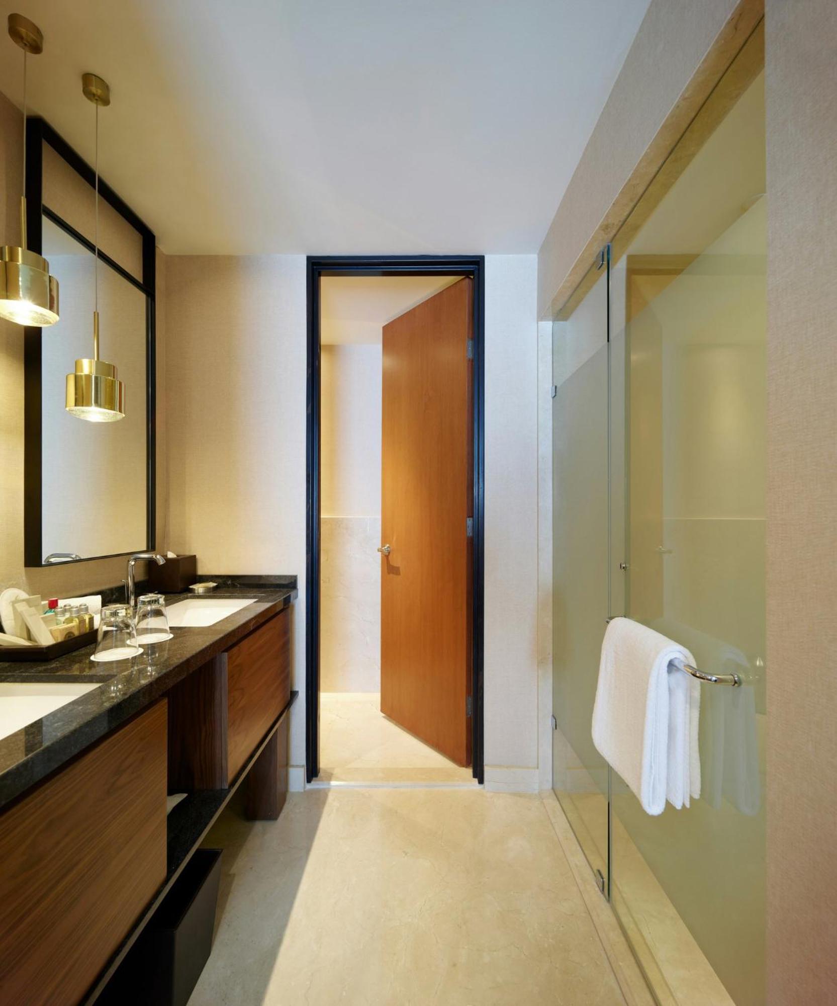 Junior Suite 1 King