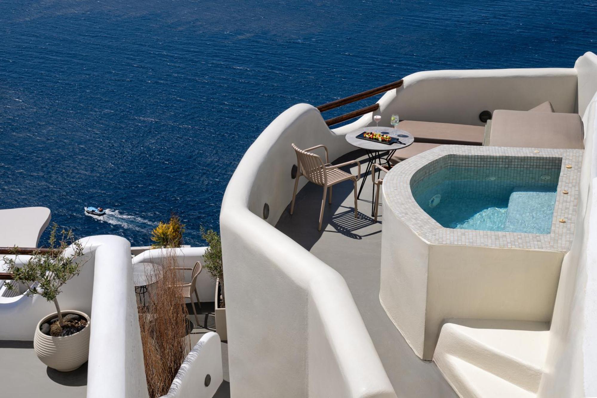 Cozy Suite Outdoor Jacuzzi