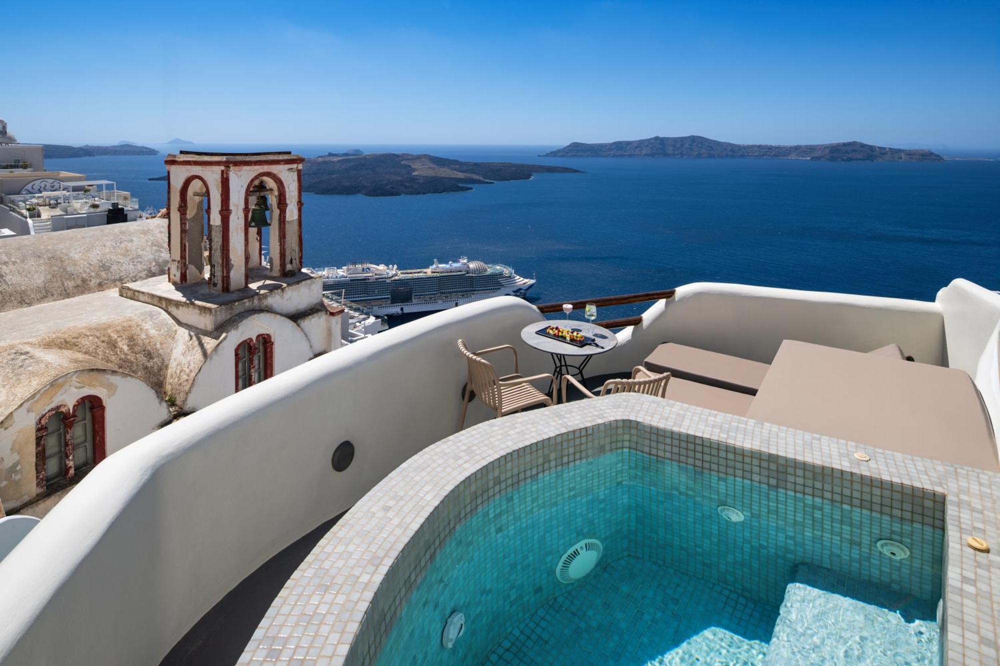 Cozy Suite Outdoor Jacuzzi