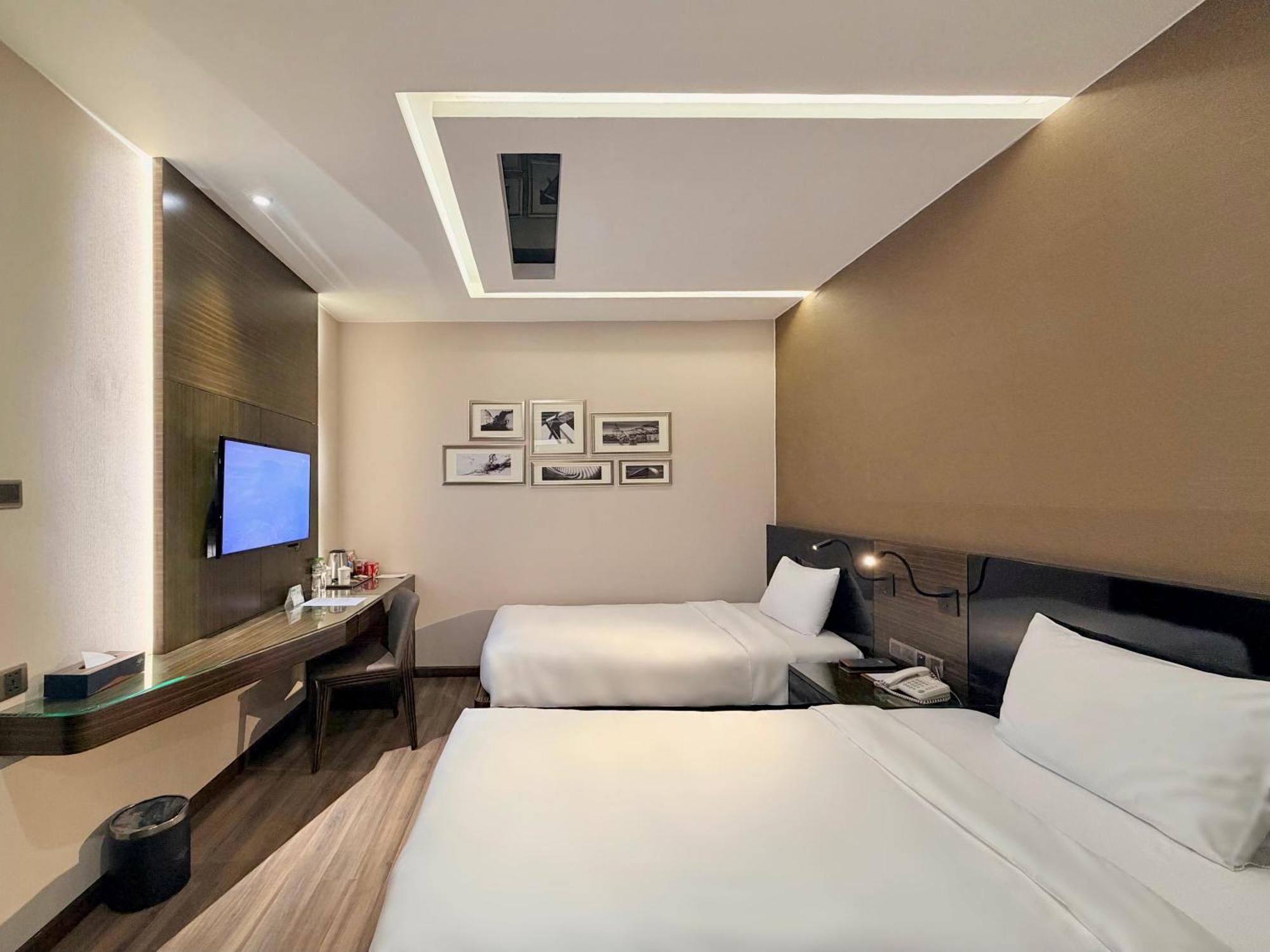 Superior Twin Room No Windows