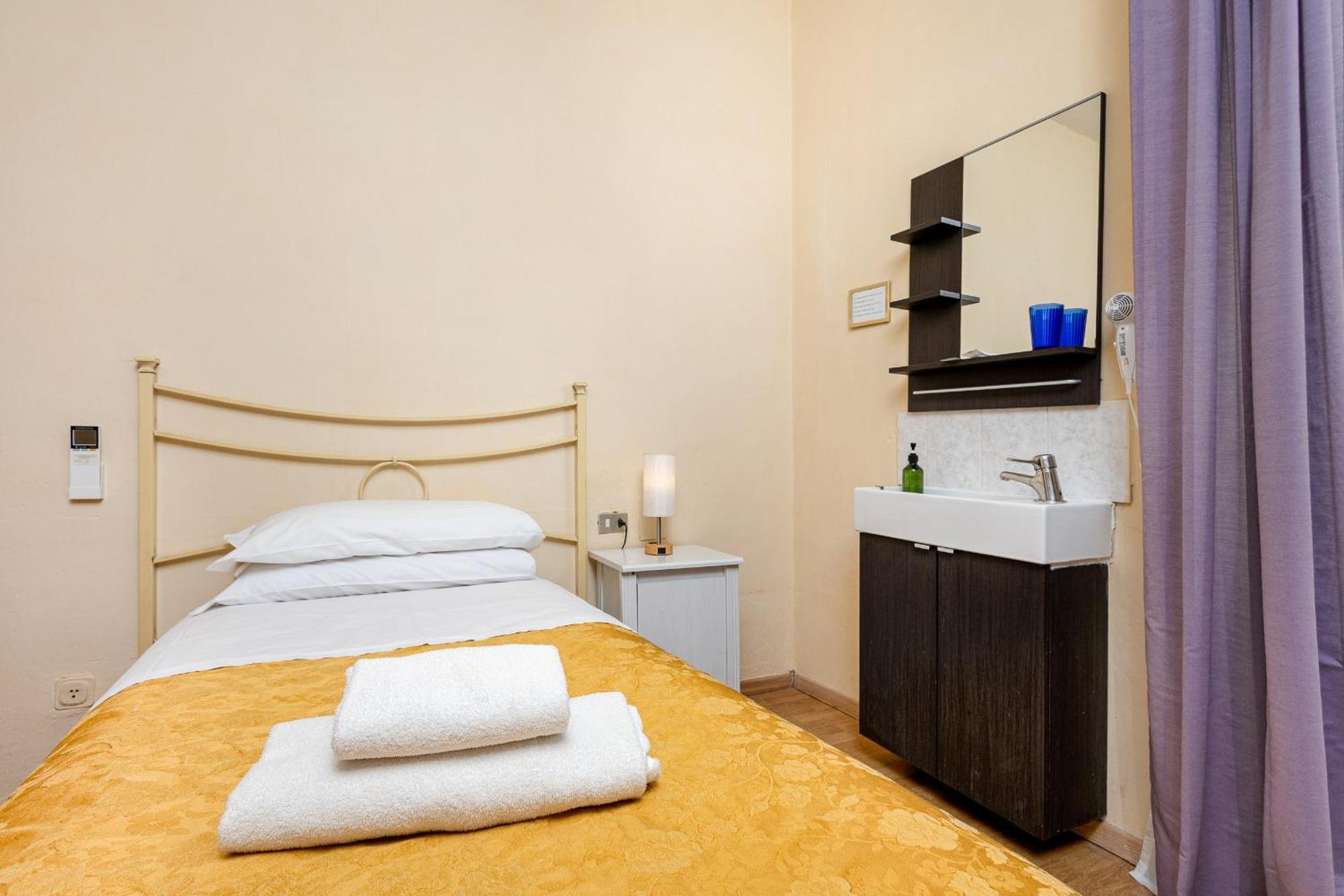 Single Room with Shared Bathroom