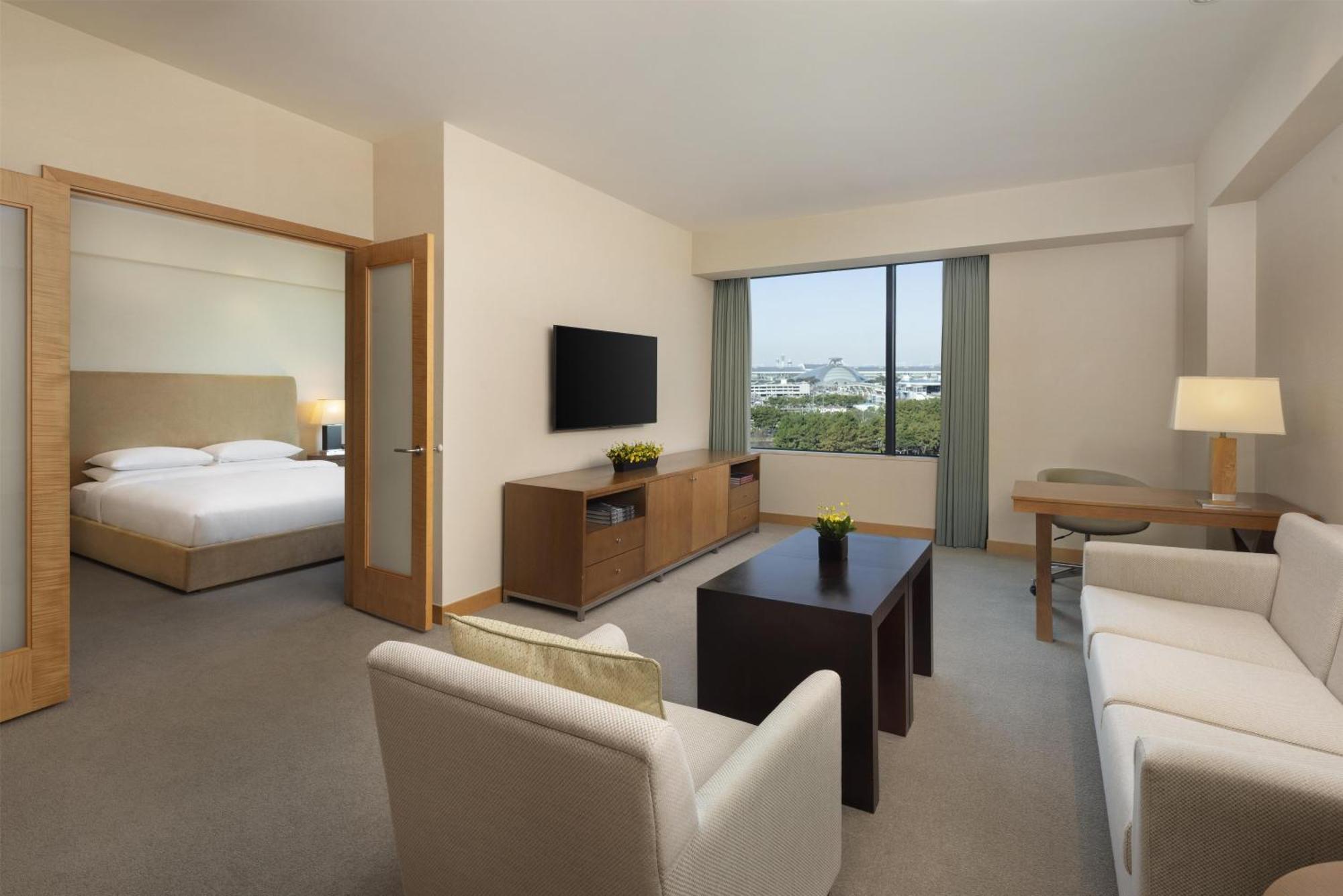 Grand Suite King Airport View