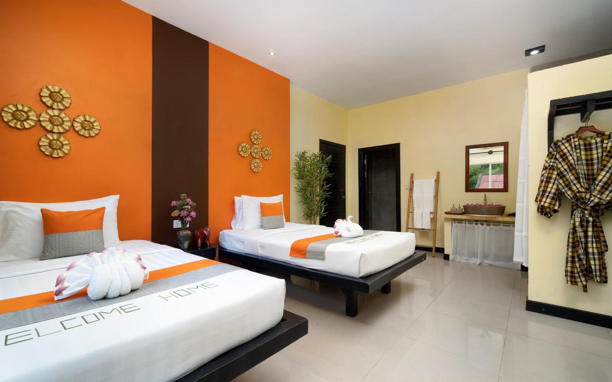 Deluxe Twin Room Balcony Pick Up