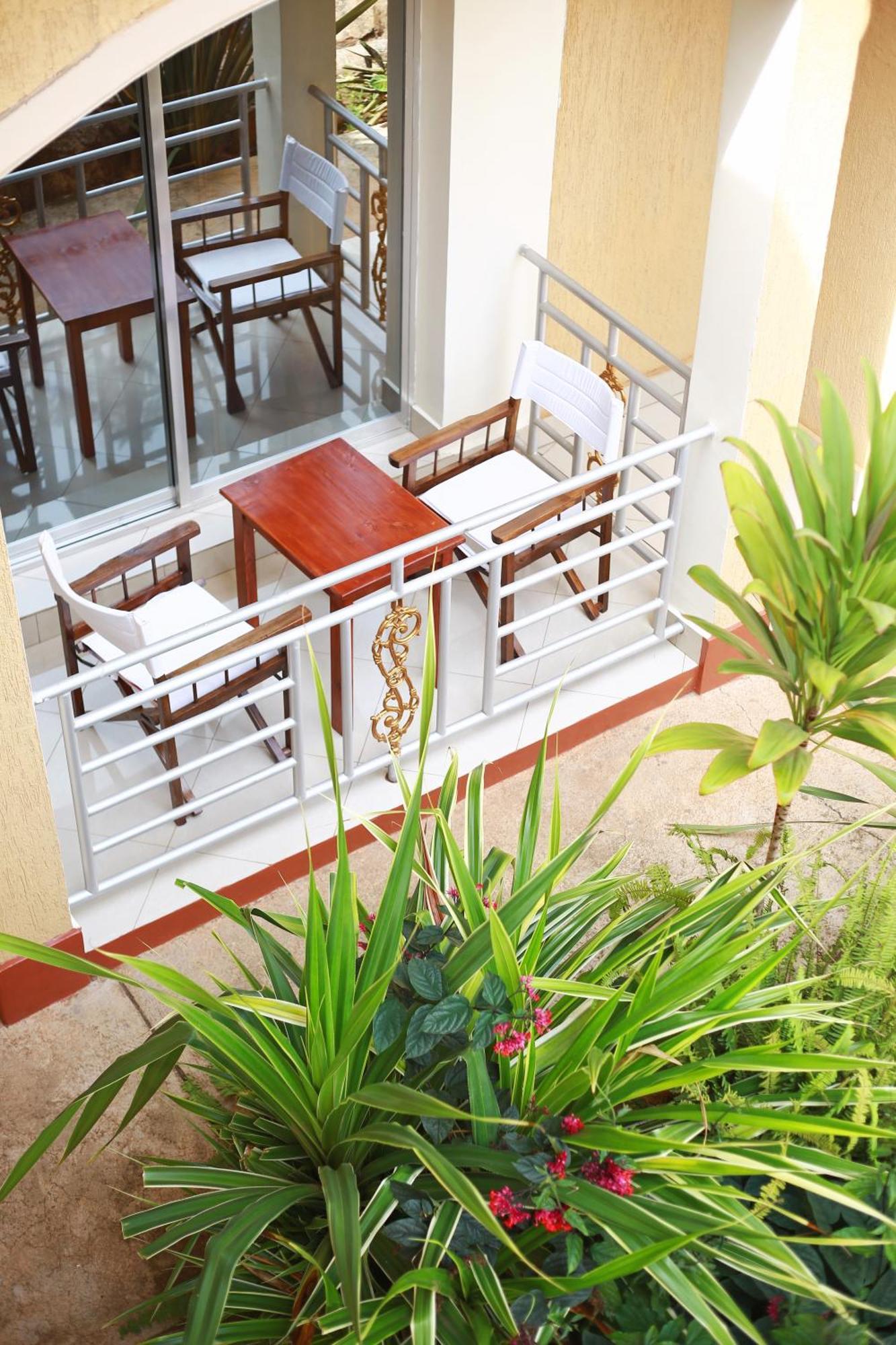 Villa Budget Queen Room Balcony
